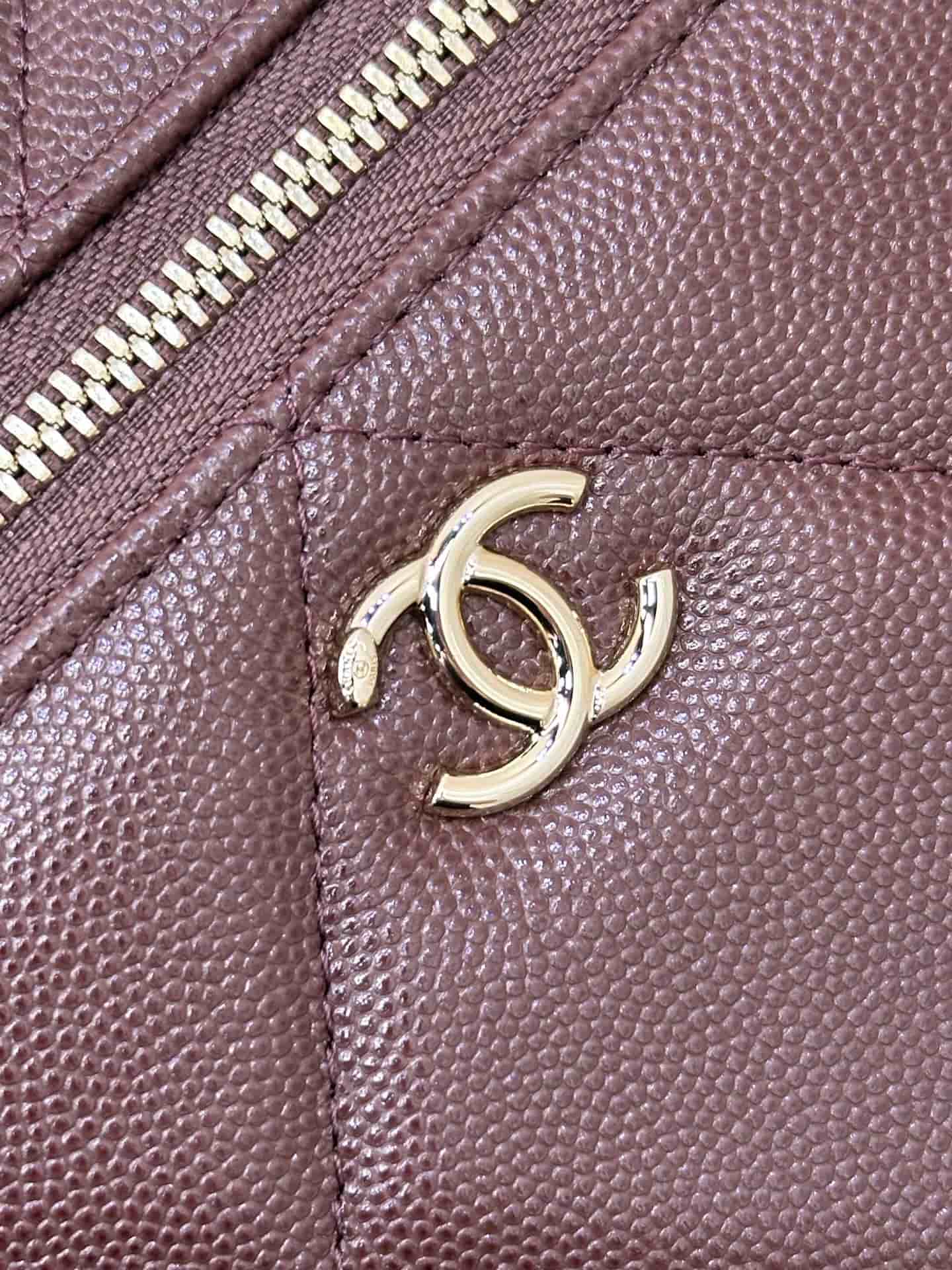Chanel Vanity with Chain Grained Shiny Calfskin & Gold-Tone Metal Claret AP4936 TOP