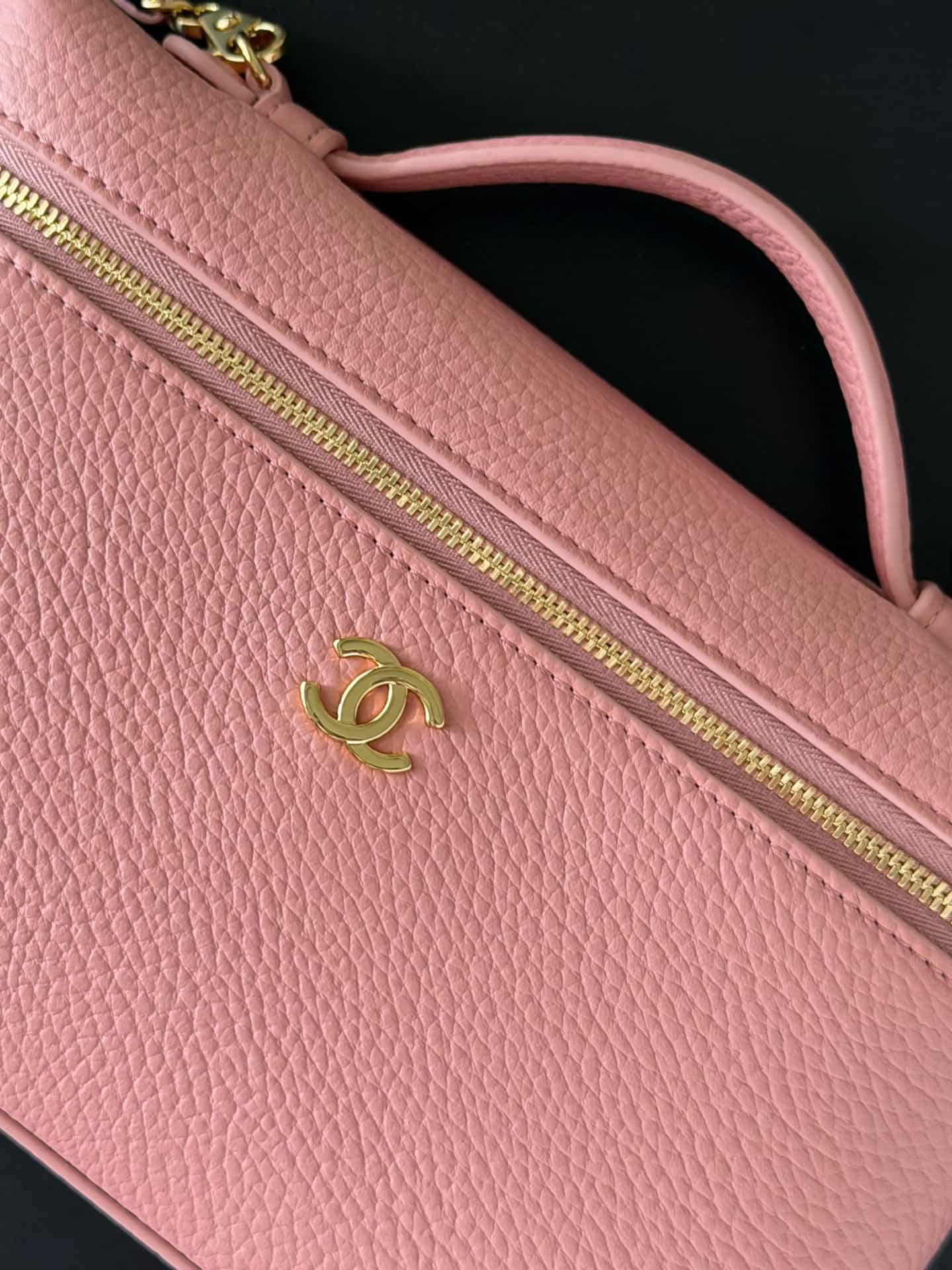 Chanel Large Vanity with chain Grained Calfskin & Gold-Tone Metal Pink AS5347 A
