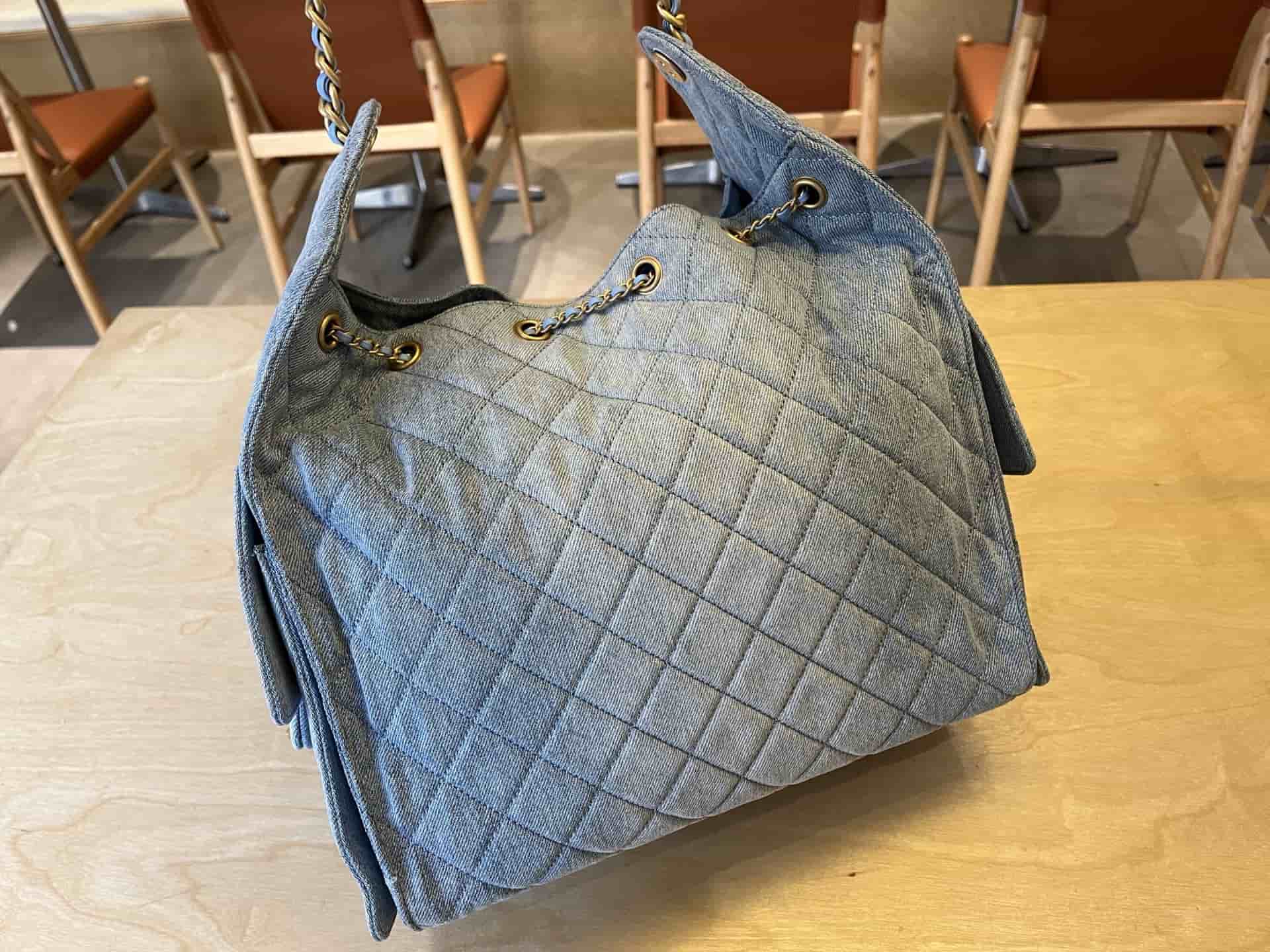 Chanel 25 Medium Hobo Medium handbag AS5311 Denim & Gold-tone Metal Blue A