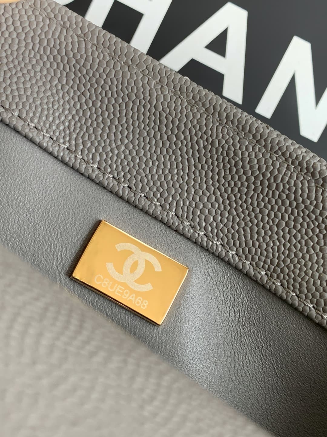 MINI FLAP BAG WITH TOP HANDLE AS2215 Grained Calfskin & Gold Metal Grey A
