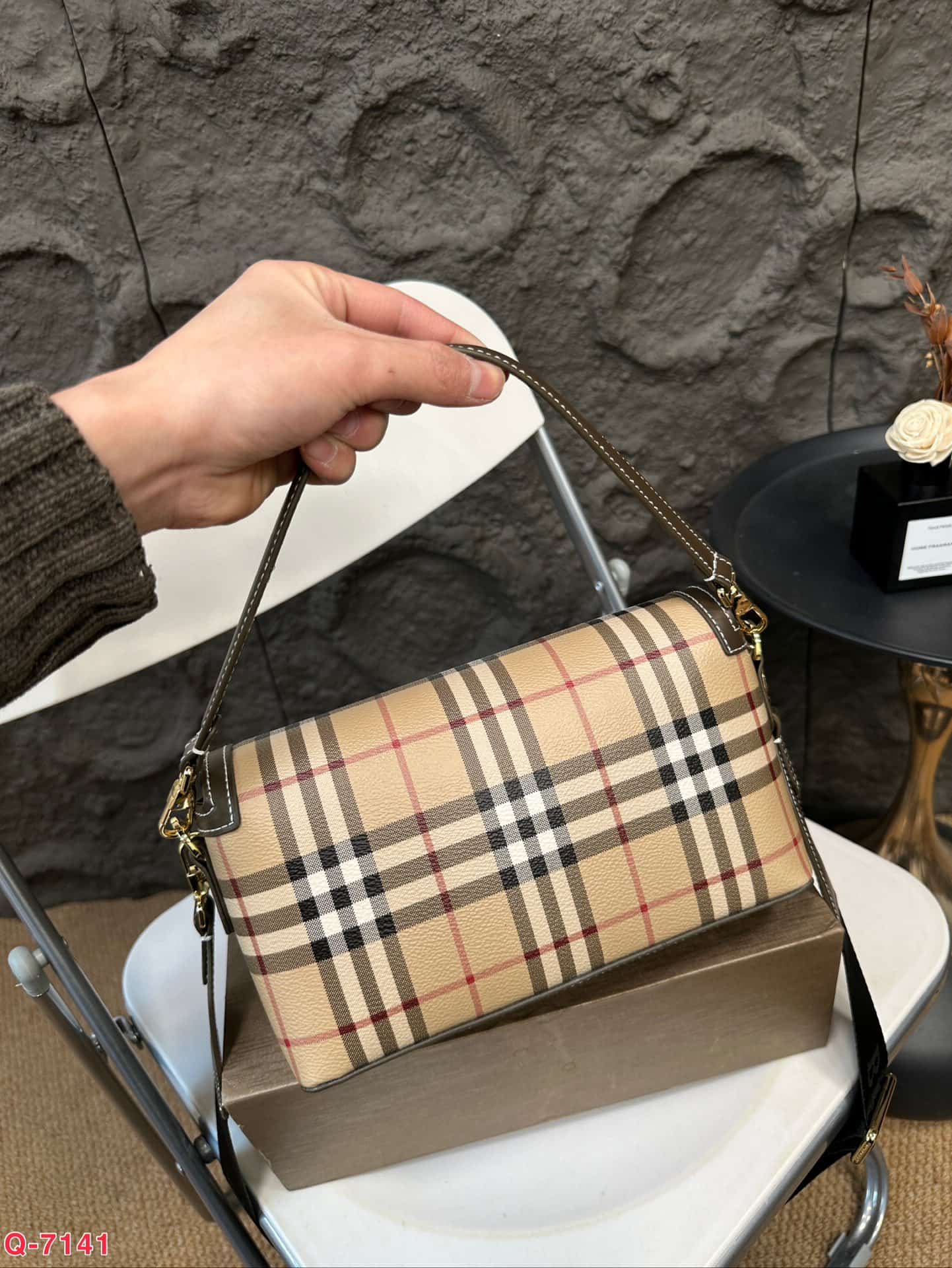Burberry Top Handle Note Bag Archive beige/military