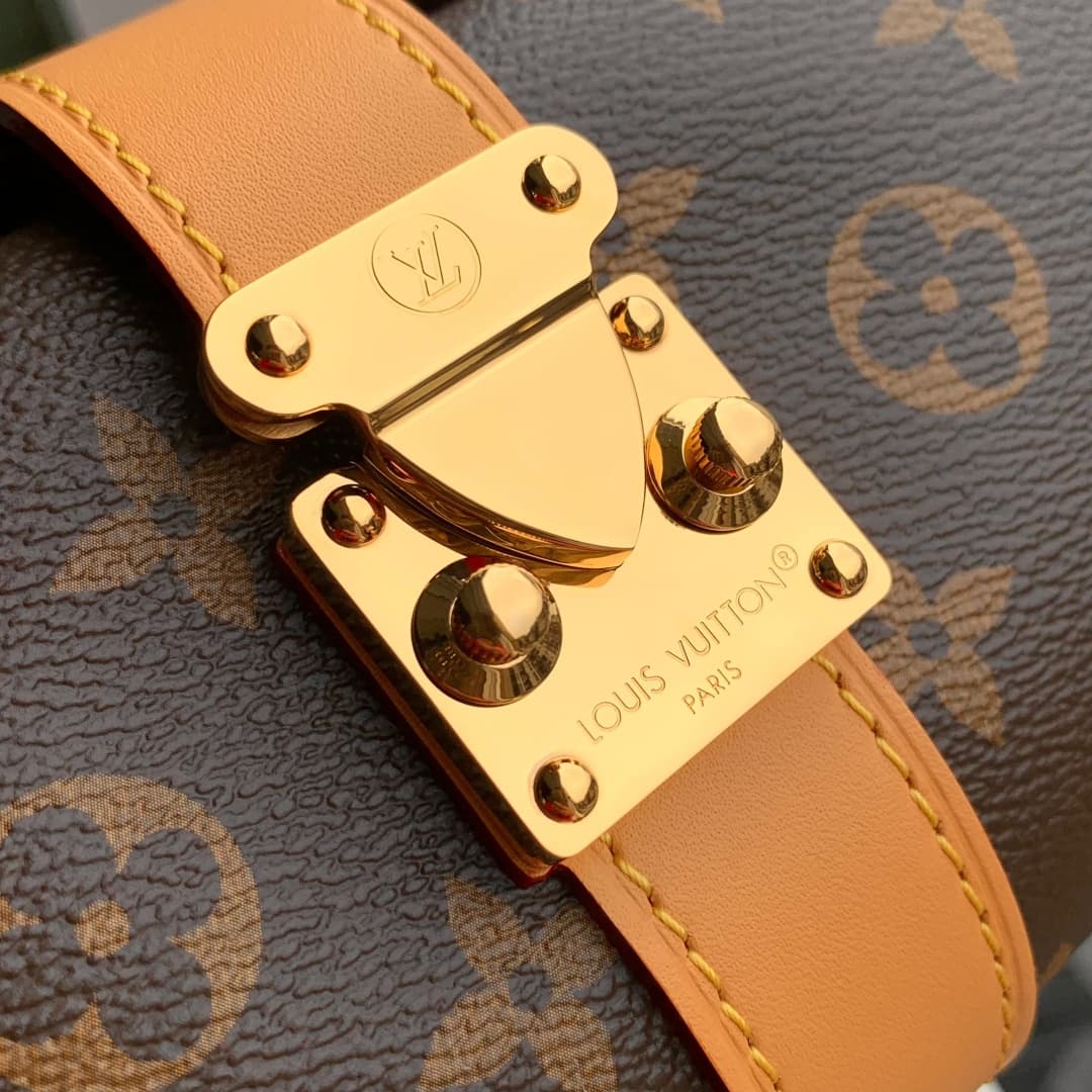 Louis Vuitton Pochette Mia Monogram canvas M26191 high