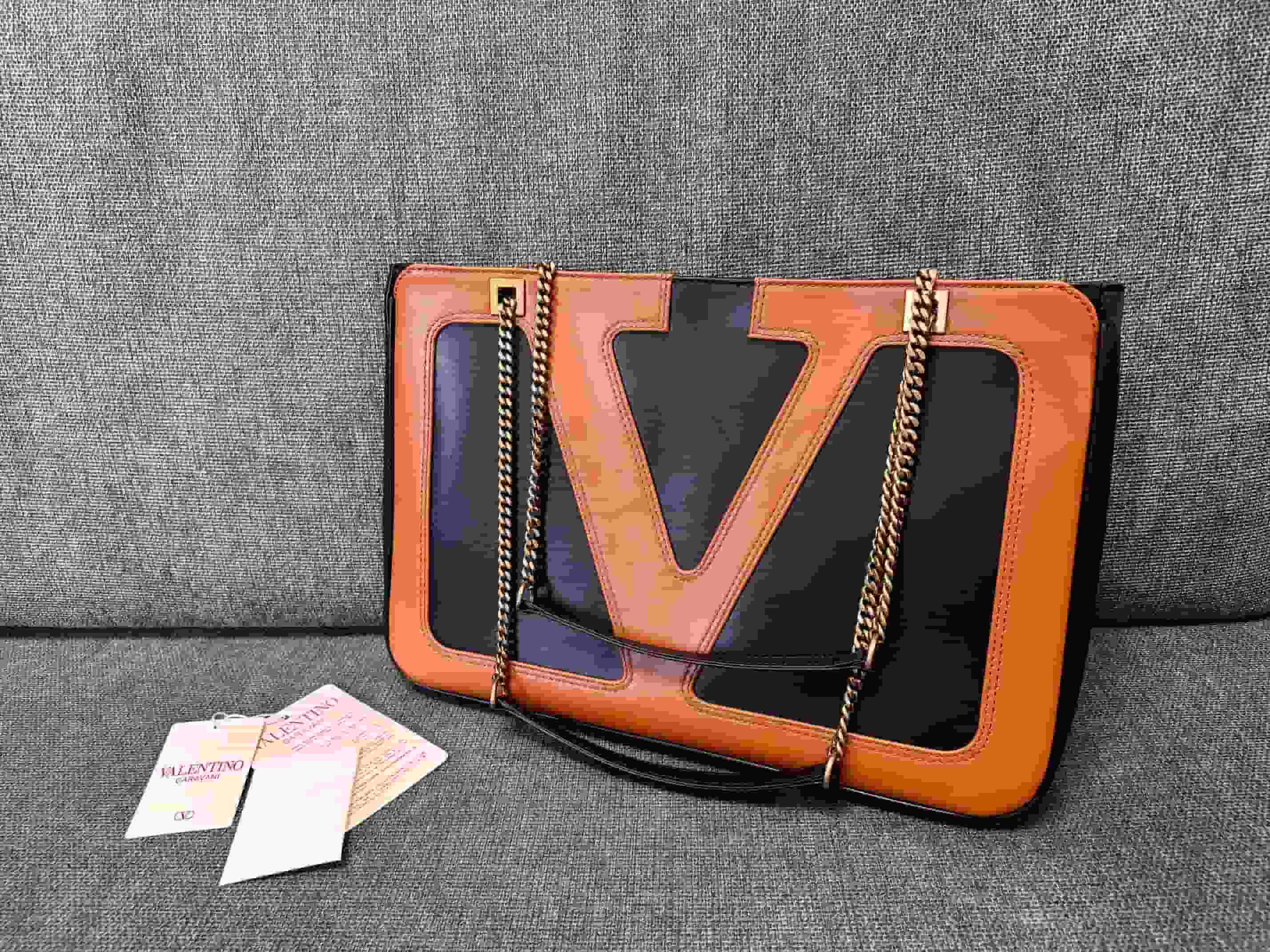 VALENTINO GARAVANI VIVA SUPERSTAR MEDIUM NAPPA LEATHER SHOPPING BAG High