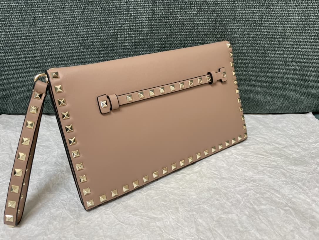 Valentino Medium Clutch In Pink Calfskin High
