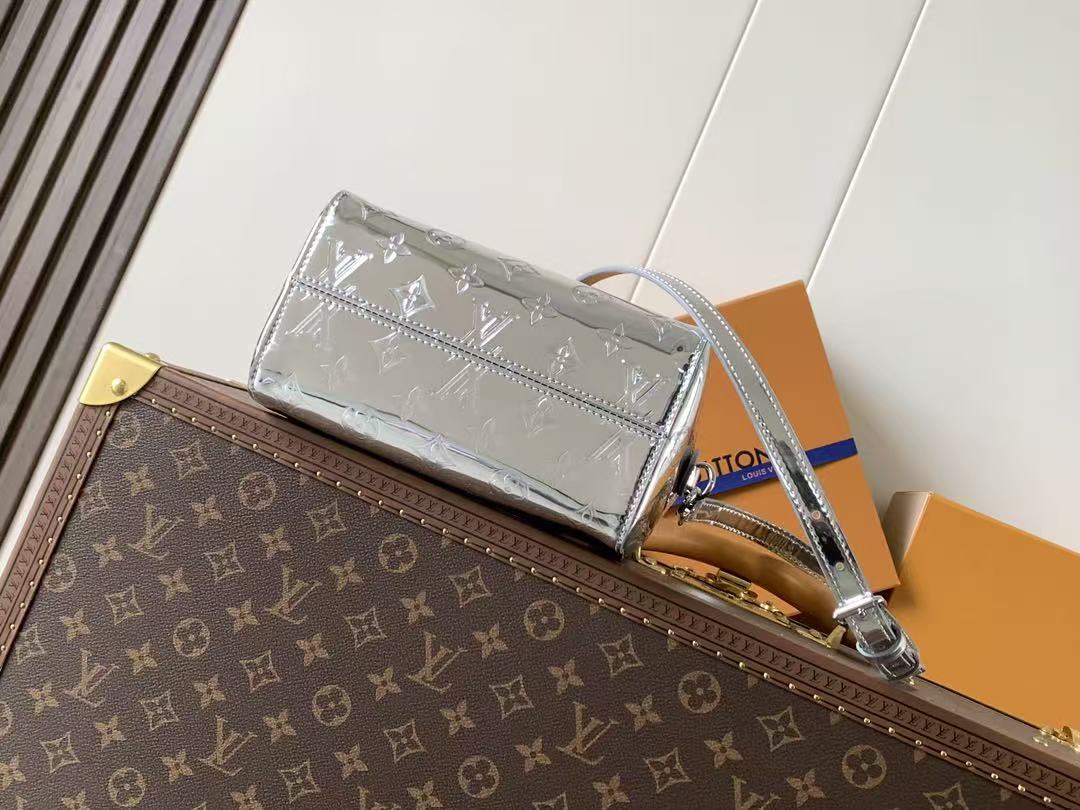 Louis Vuitton Speedy Bandoulière 20 Monogram embossed Coated canvas M11987 Silver High