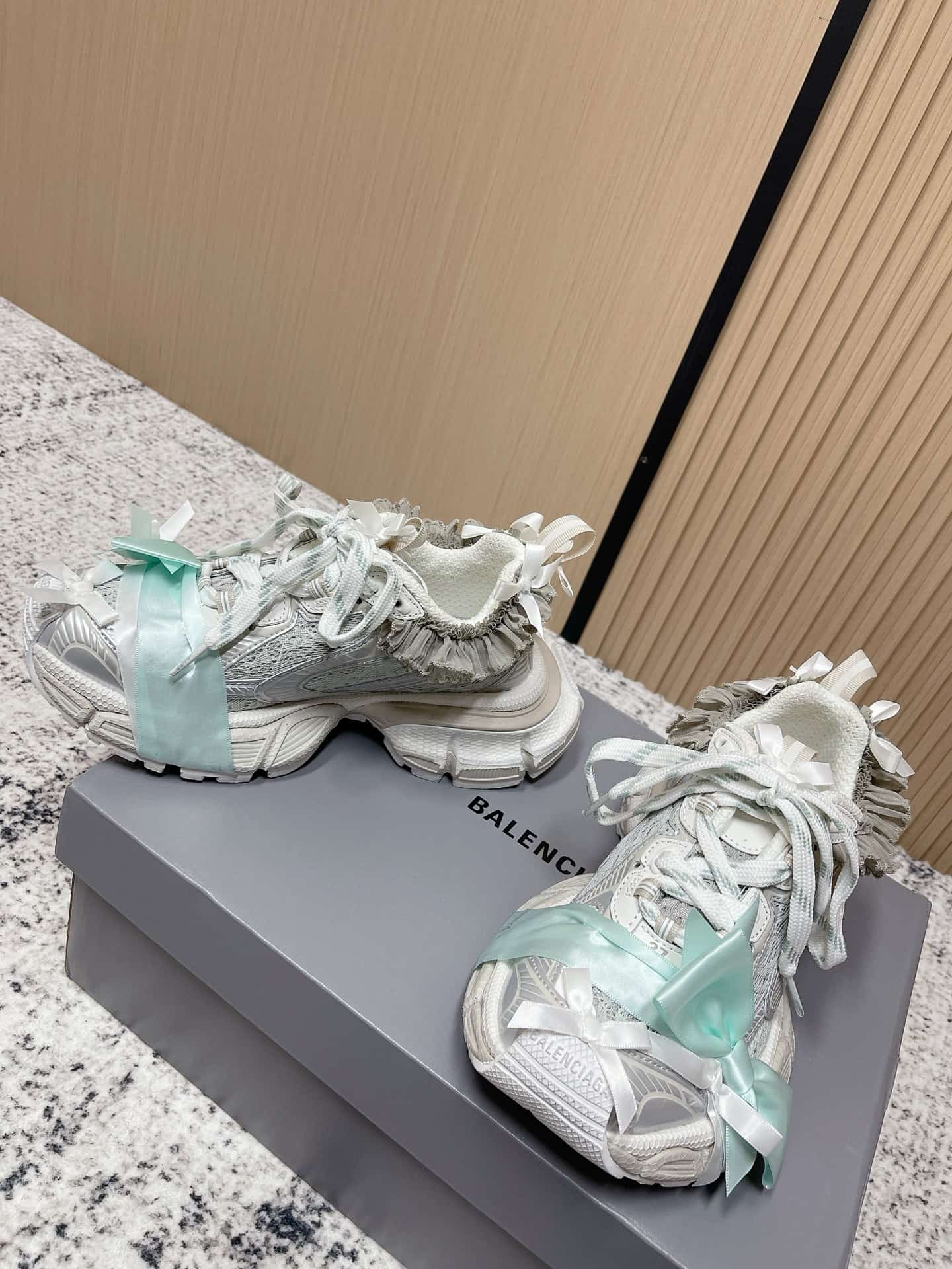 Balenciaga Women's 3xl Lace Sneaker in Taupe/white/light Blue