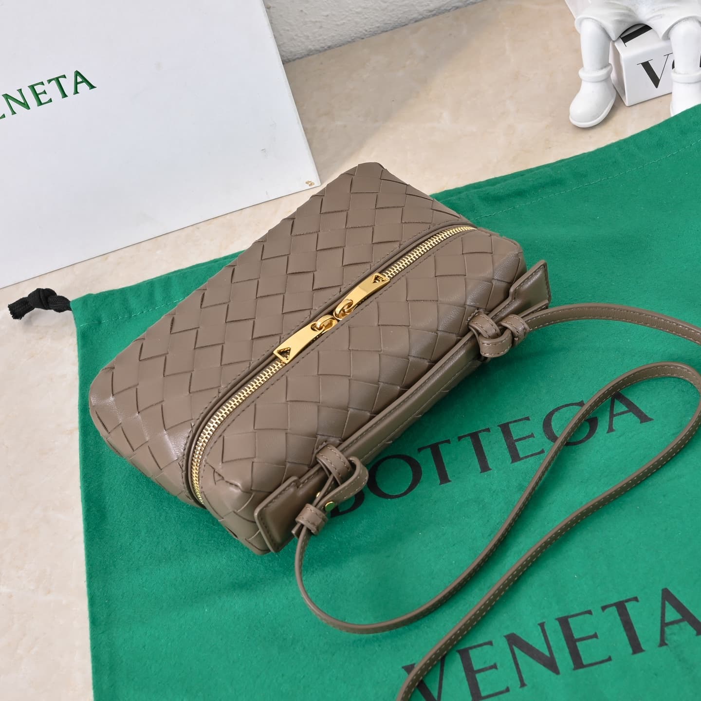 BV Bang Bang Vanity mini intrecciato leather High