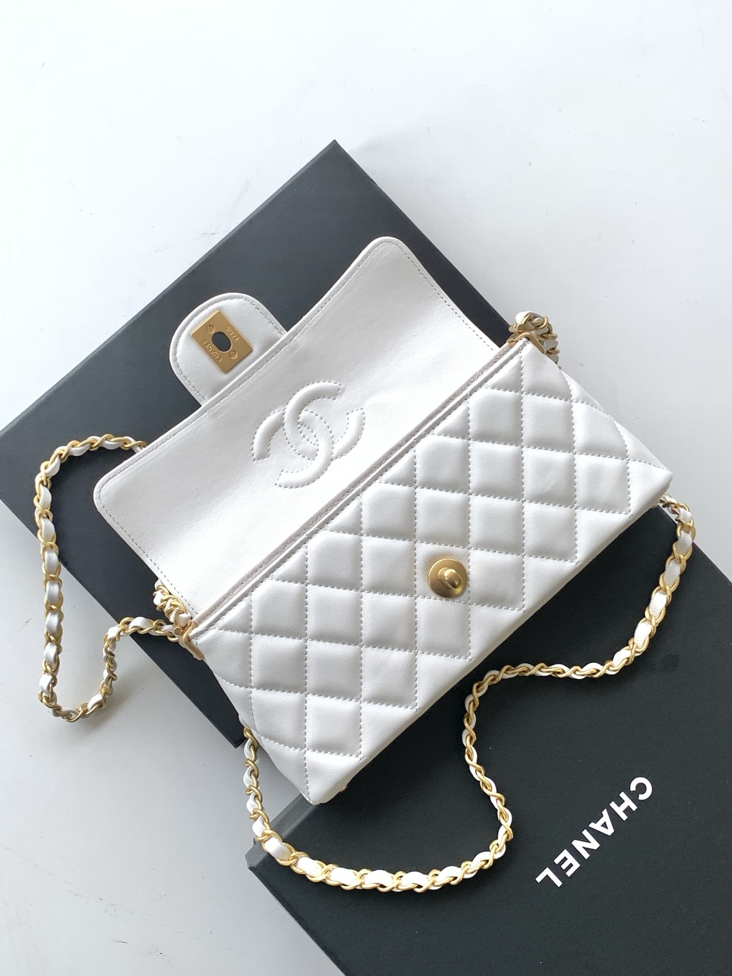 Mini FLAP BAG WITH TOP HANDLE Lambskin Gold-Metal AS5354 White A