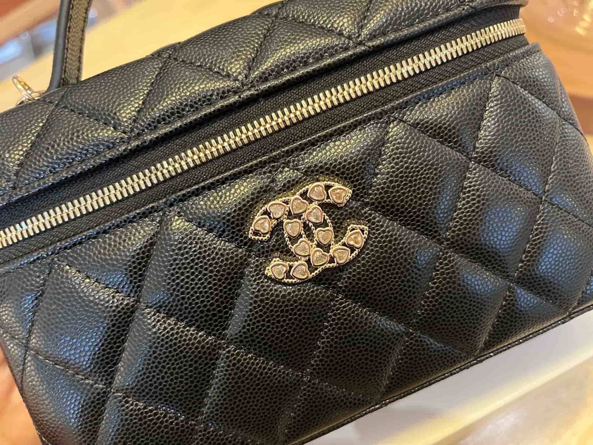 Chanel Vanity with Chain Grained Shiny Calfskin & Gold-Tone Black A96140 A