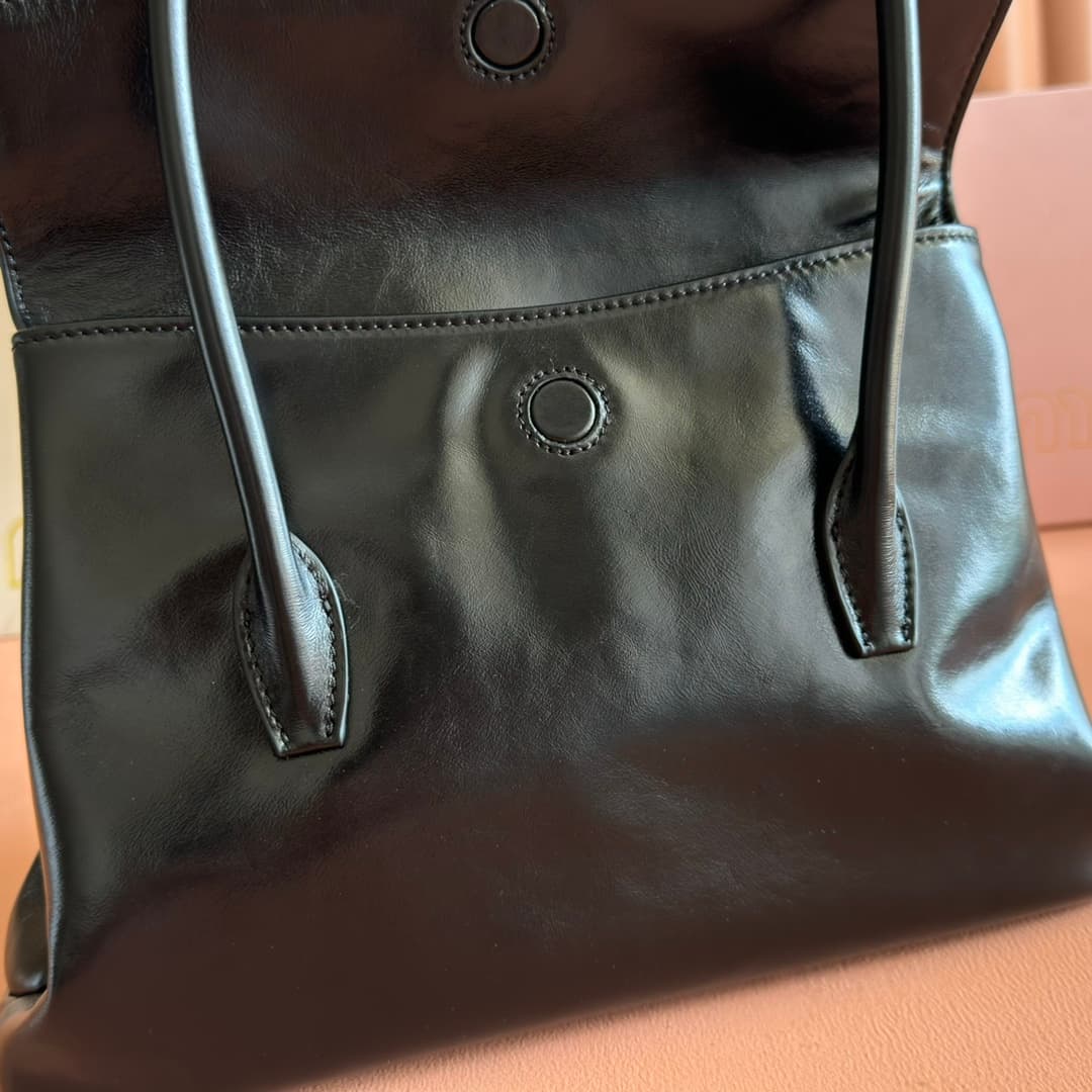Miu Miu Solitaire shiny Calfskin leather bag Black 5BA302 High