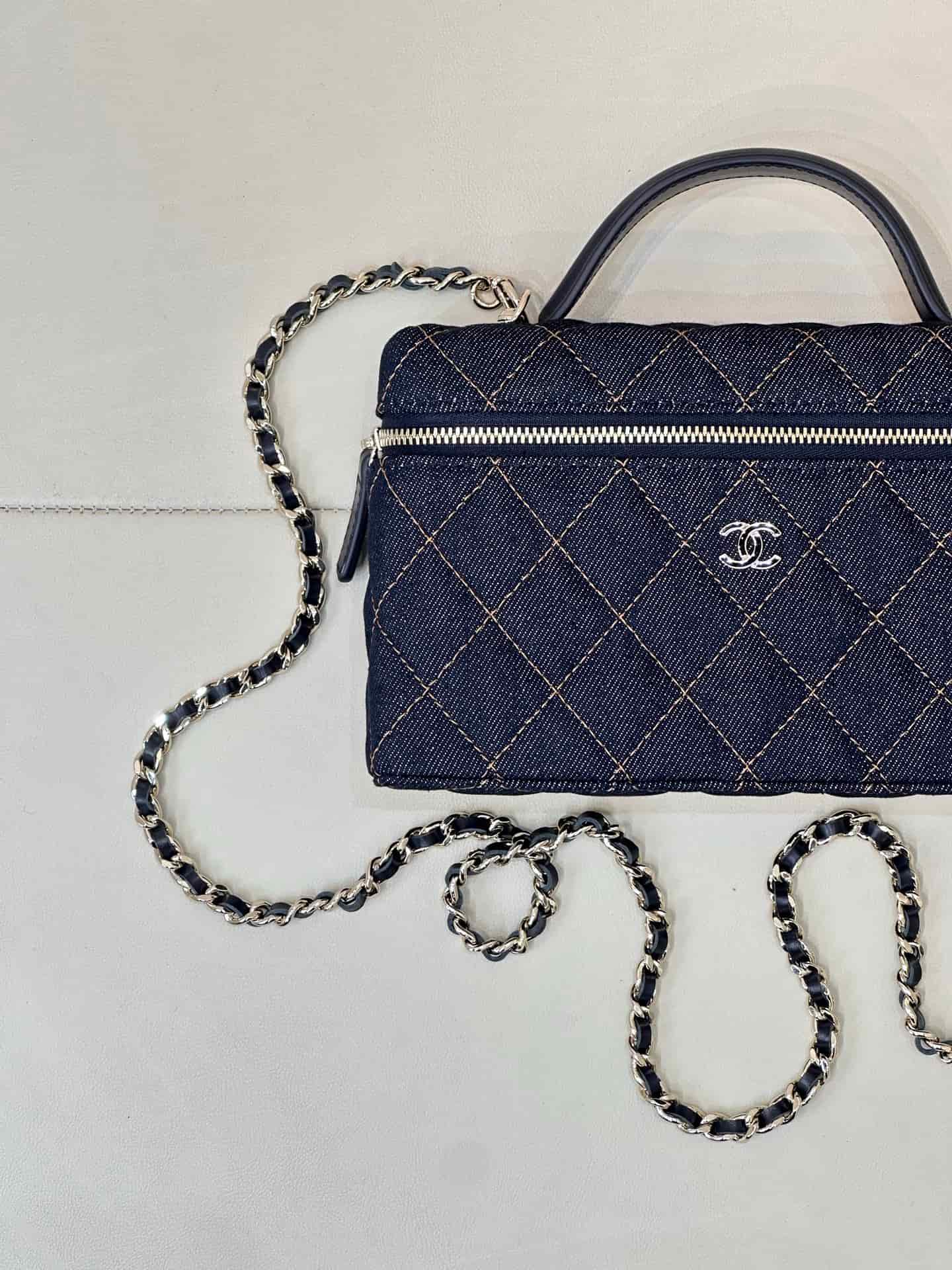 Chanel Classic Vanity with Chain Denim & Gold-Tone Metal Dark Blue AP4385 TOP