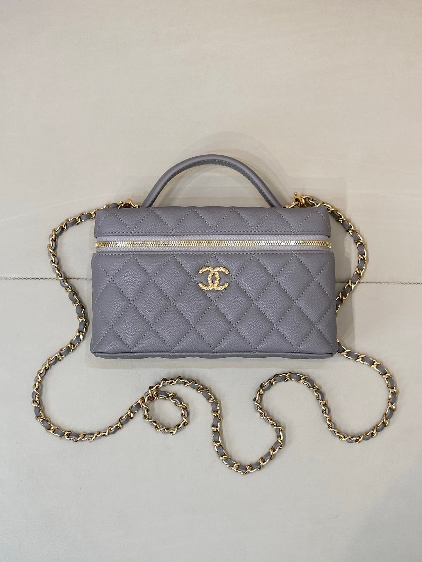Chanel Classic Vanity With Chain Grained Shiny Calfskin & Gold-Tone Metal Grey AP5090 TOP