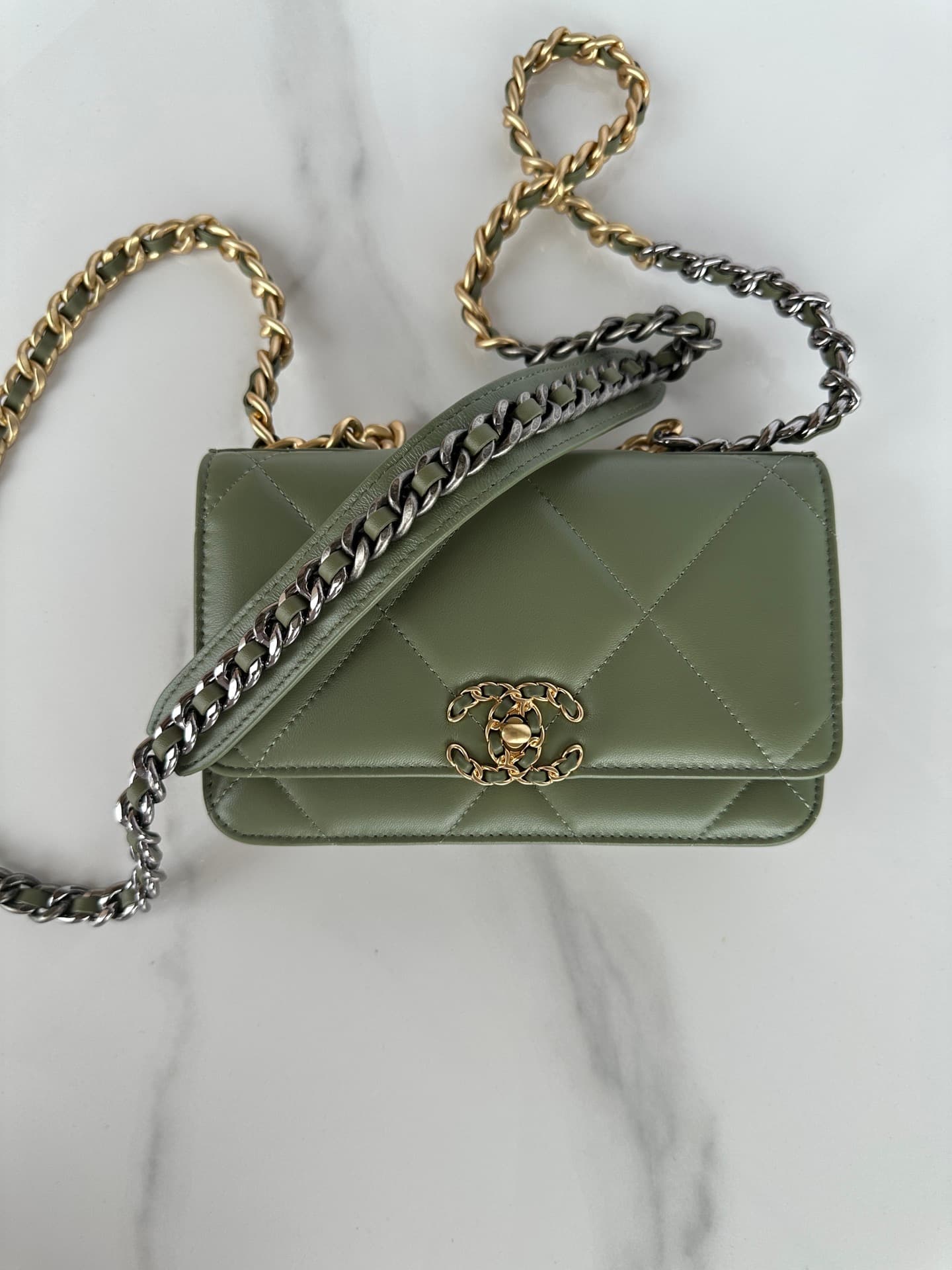 Chanel Wallet on Chain Lambskin Leather & Gold-Tone Metal Green AP0957 A
