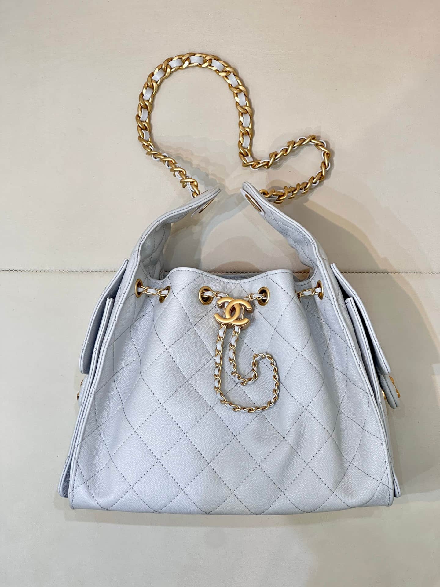 Chanel 25 Small Hobo handbag AS5293 Grained Calfskin & Gold-tone Metal Light Grey TOP