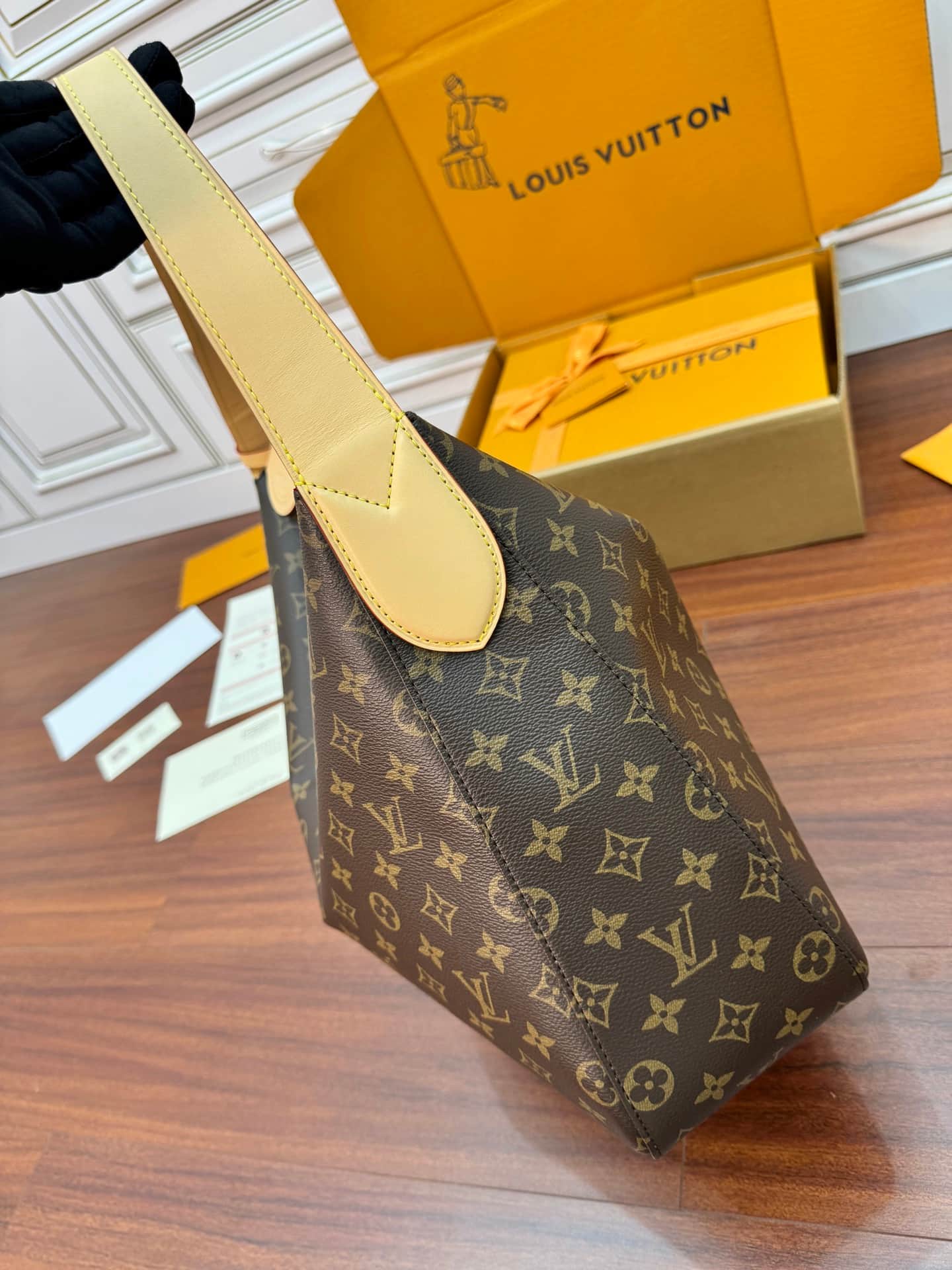 Louis Vuitton Slouchy MM Monogram Coated canvas M12098 TOP