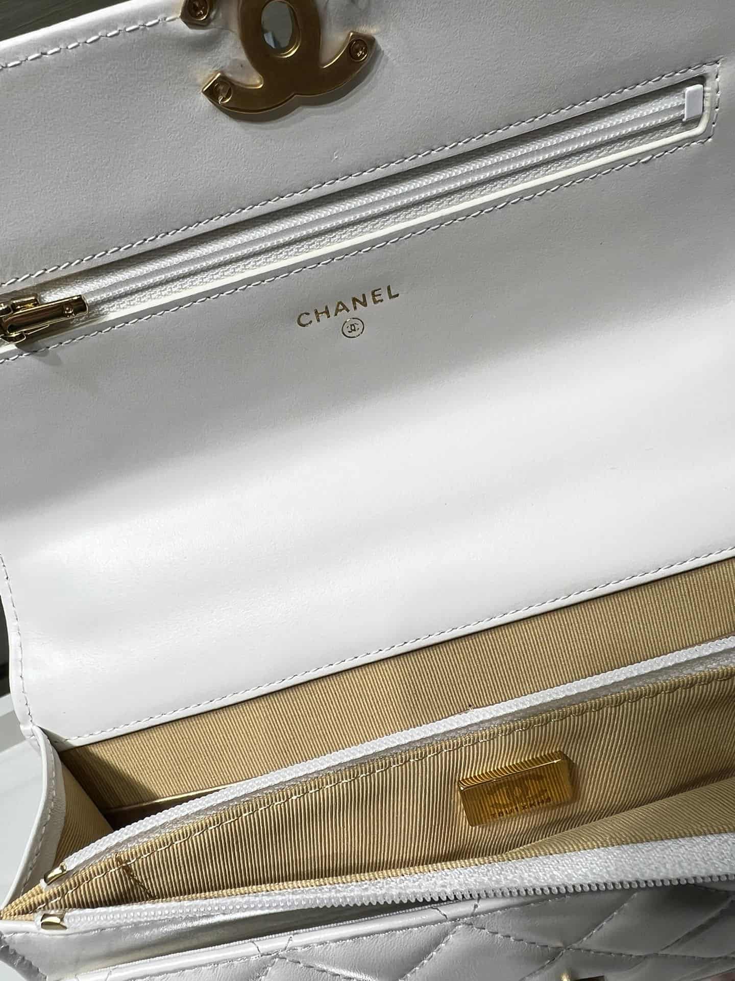 Chanel Wallet on Chain Shiny Calfskin & Gold-Tone Metal White AP2289 High