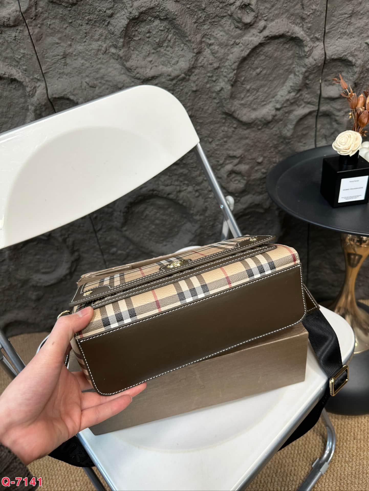 Burberry Note Bag Military