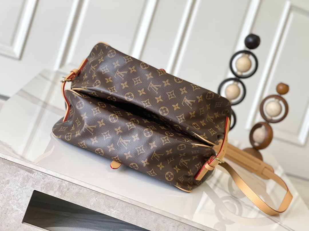 Louis Vuitton Monogram Saumur bag M42254 High