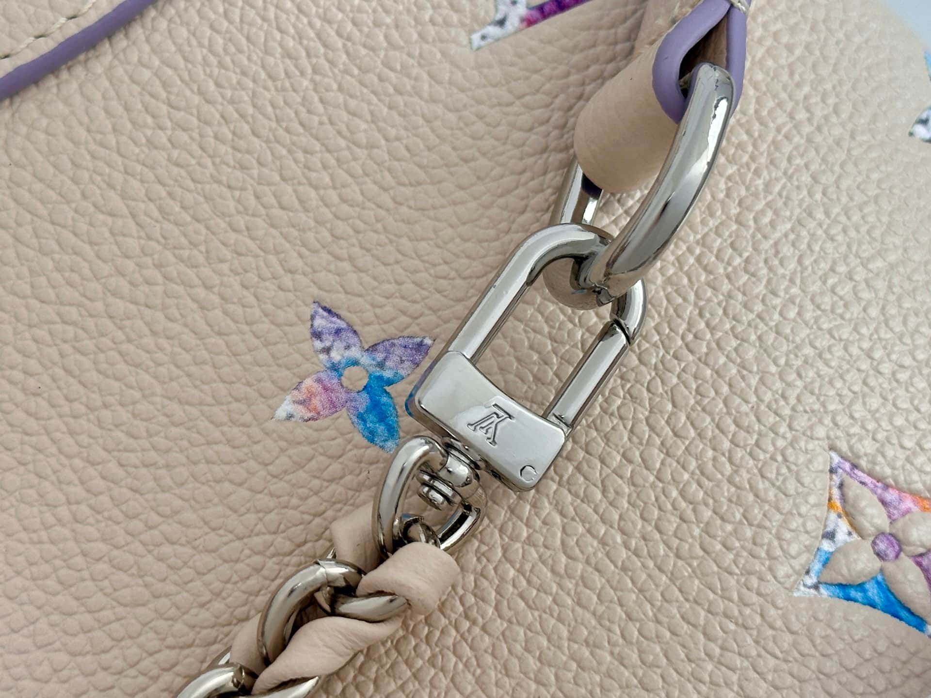 Louis Vuitton Backup Link Quartz Embossed cowhide leather M2A375 High