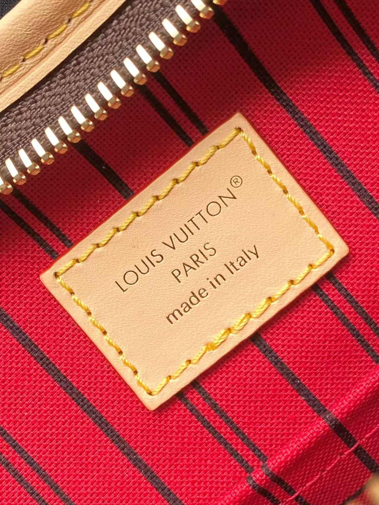 Louis Vuitton Lineup BB Monogram coated canvas M28423 TOP