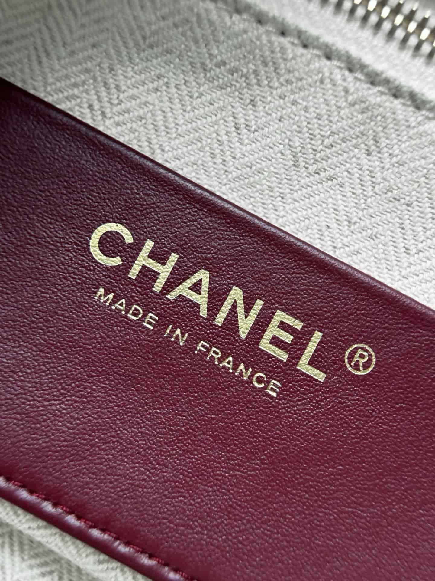 Chanel Maxi Camera Case Lambskin & Gold Metal Black AS6443 A