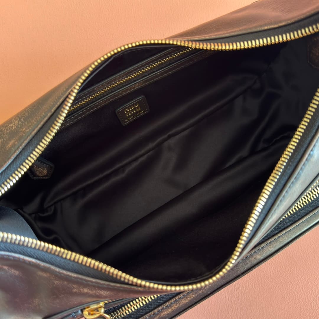 Miu Miu Pocket leather shoulder bag 5BC189 High