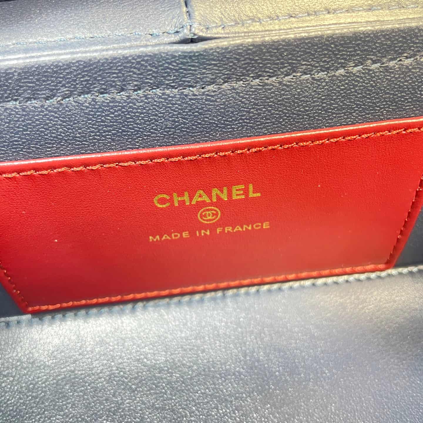 Chanel Long Vanity with Leather Strap Grained Shiny Calfskin & Gold-Tone Metal Navy Blue AP5067 A