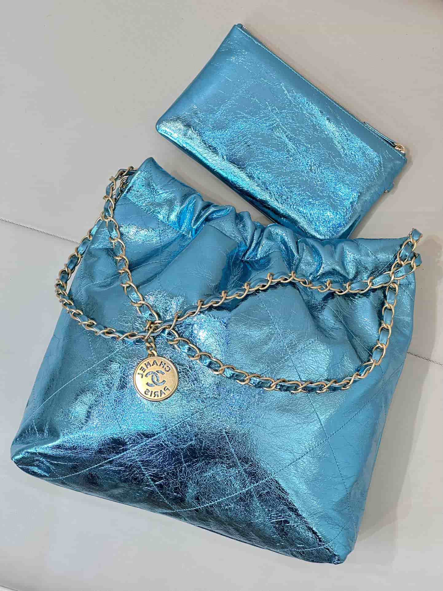 Chanel 22 Small handbag Metallic Calfskin & gold-tone metal AS3260 Blue TOP