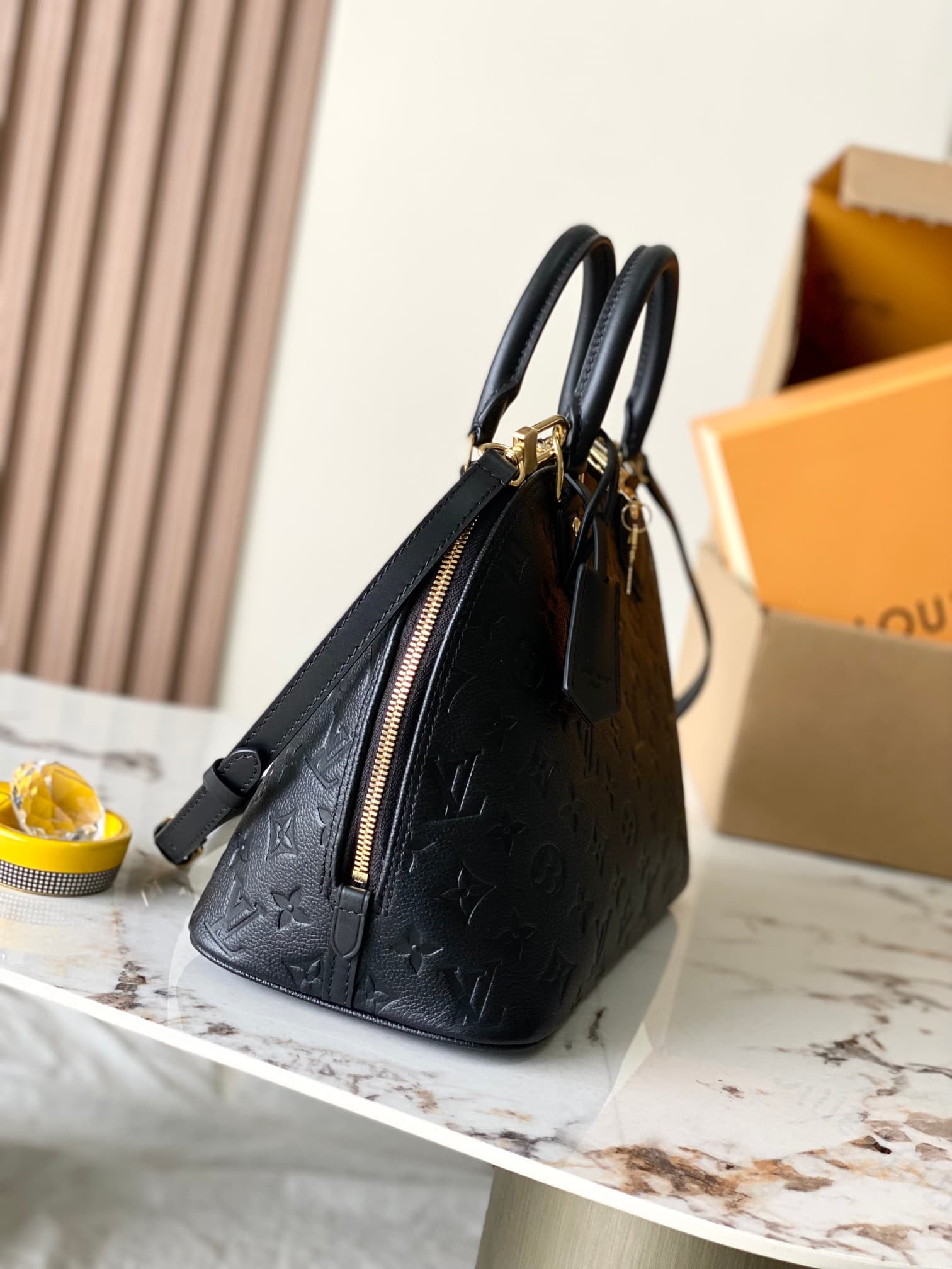 Louis Vuitton Alma PM Black Calfskin leather M26489 TOP