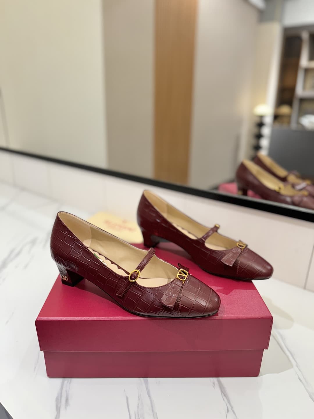 Valentino Garavani Bowow Pump Shoes Women