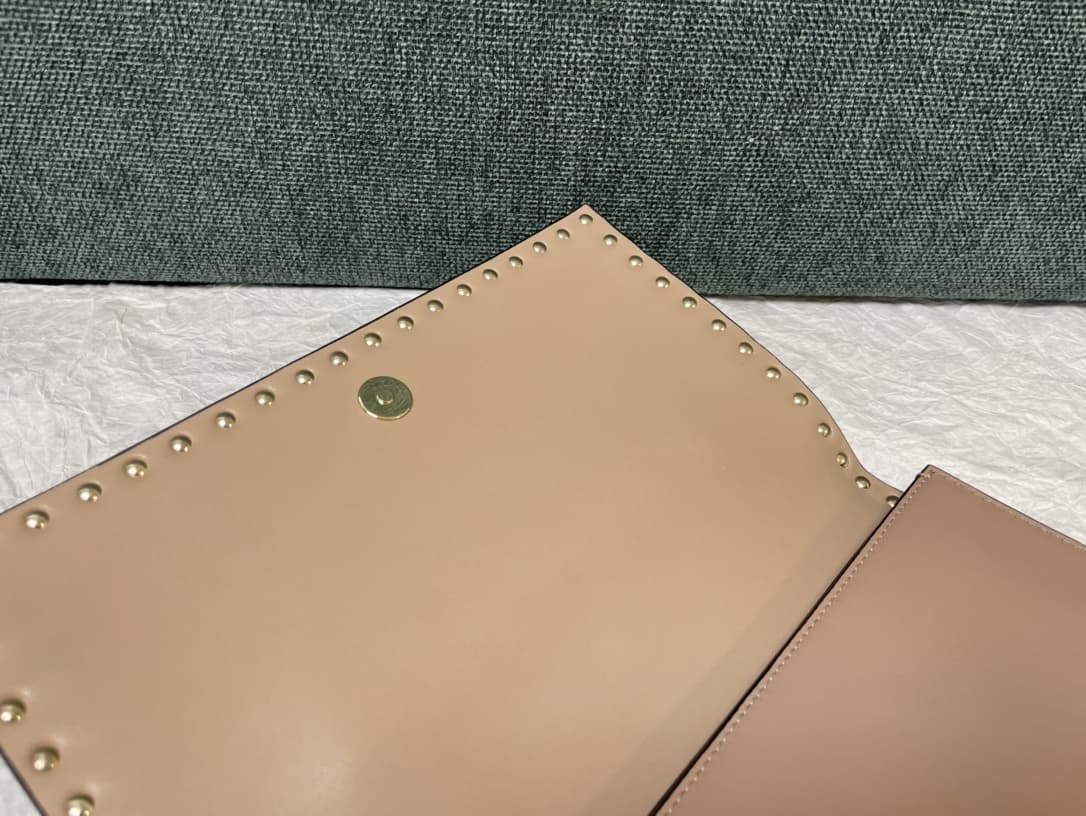 Valentino Medium Clutch In Pink Calfskin High