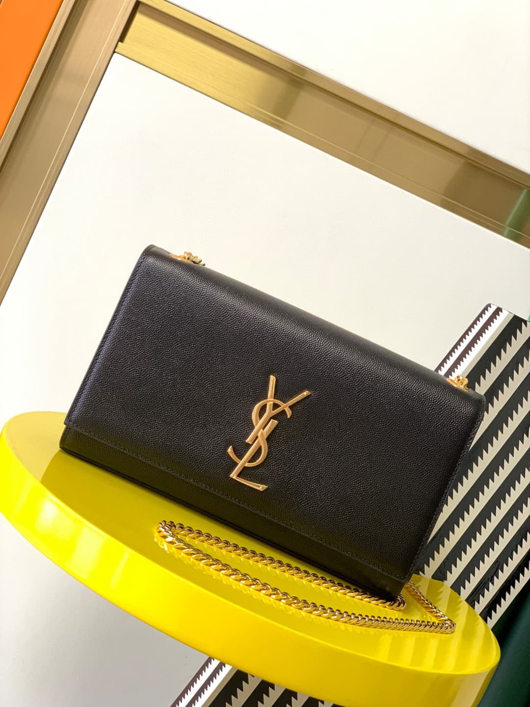 KATE MEDIUM IN LEATHER Black Gold-Metal High