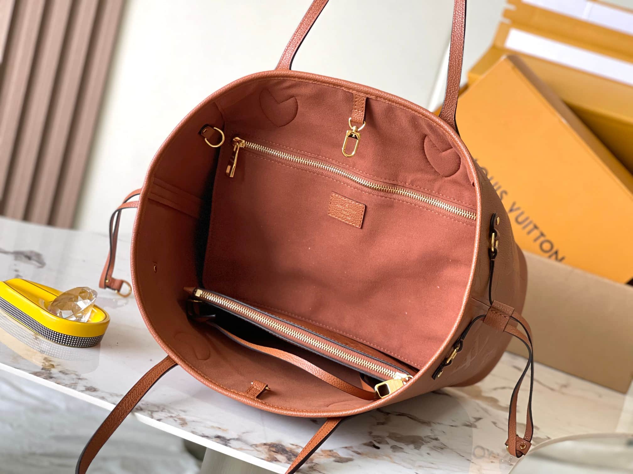 Louis Vuitton Neverfull MM Cognac Brown Embossed grained cowhide leather M12605 TOP