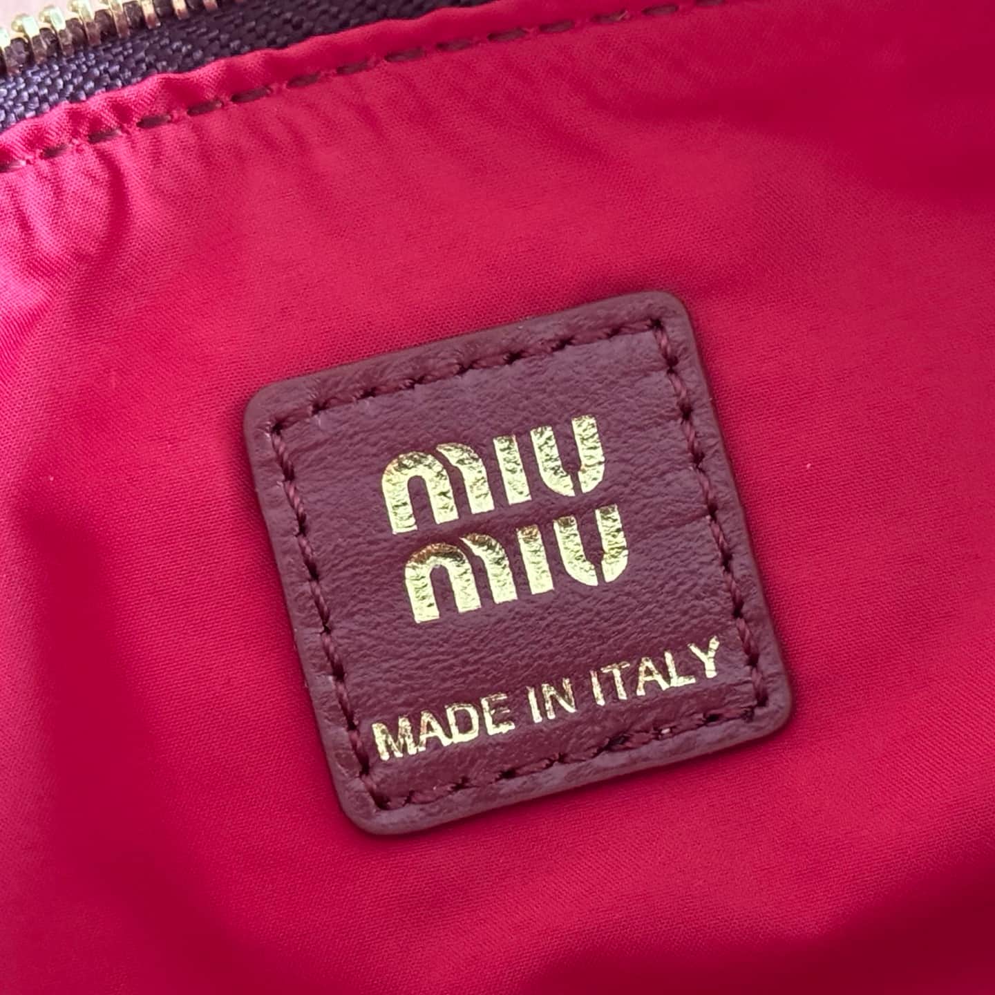 Miu Miu Gabardine pouch Cherry/Baltic Blue 5NE853 TOP