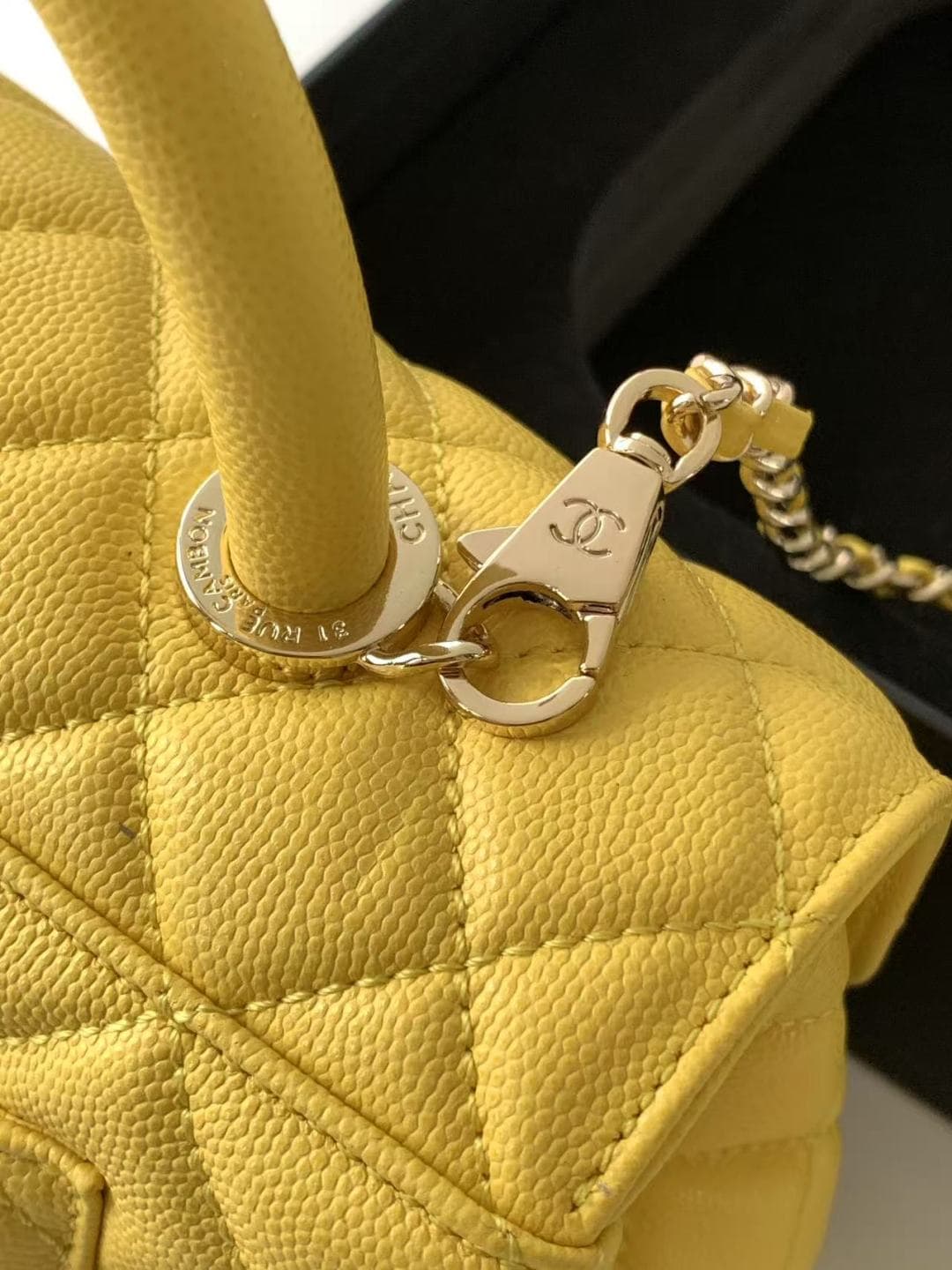 FLAP BAG WITH TOP HANDLE Grained Calfskin & Gold-Tone Metal A92990 Yellow Binding A