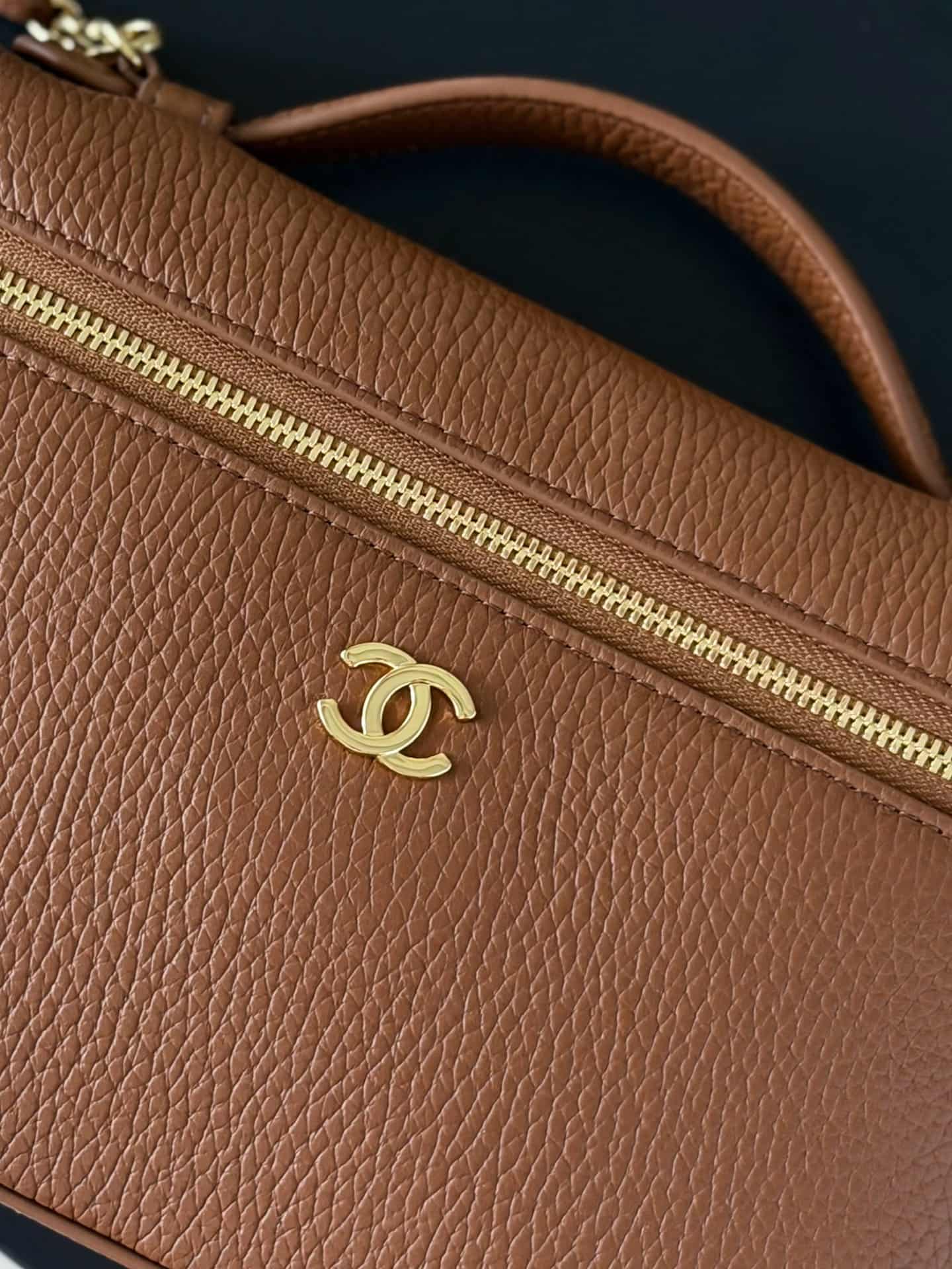 Chanel Large Vanity with chain Grained Calfskin & Gold-Tone Metal Caramel AS5347 A