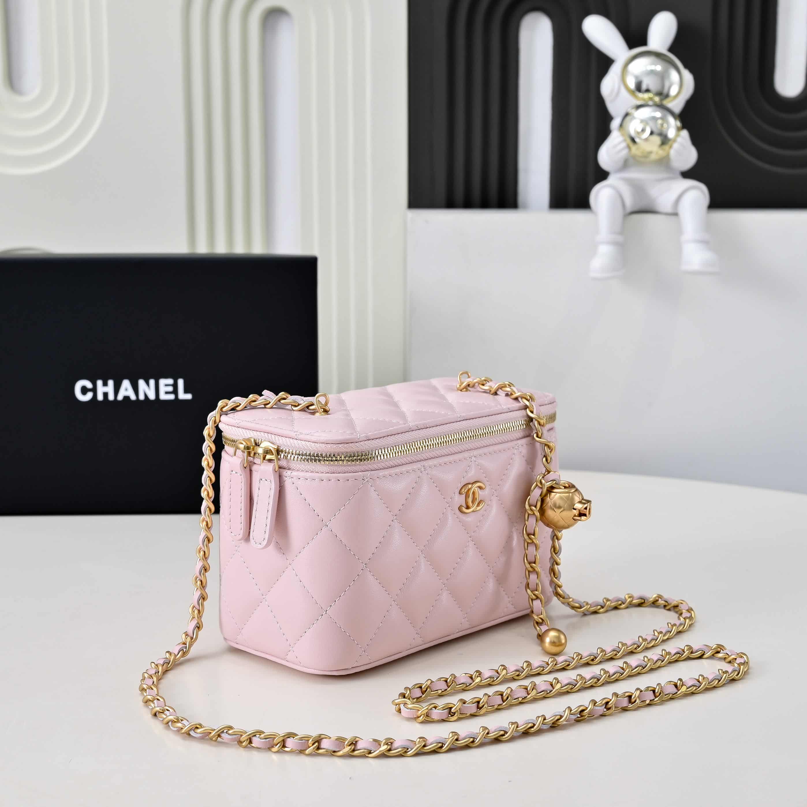 Chanel Vanity with Chain AP2303 Lambskin Gold Metal Pink High