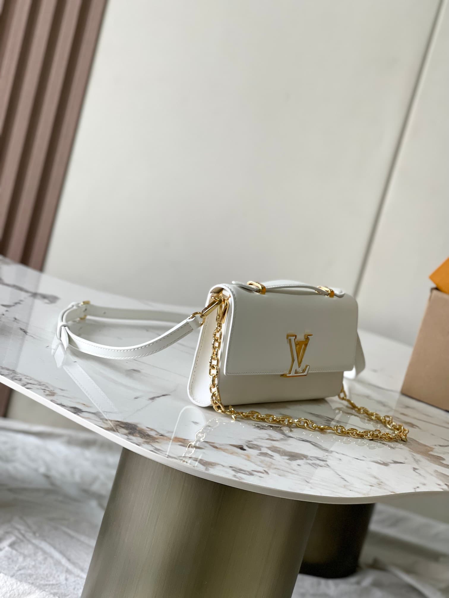 Louis Vuitton Wallet On Chain Capucines Calf Leather M12265 White Top
