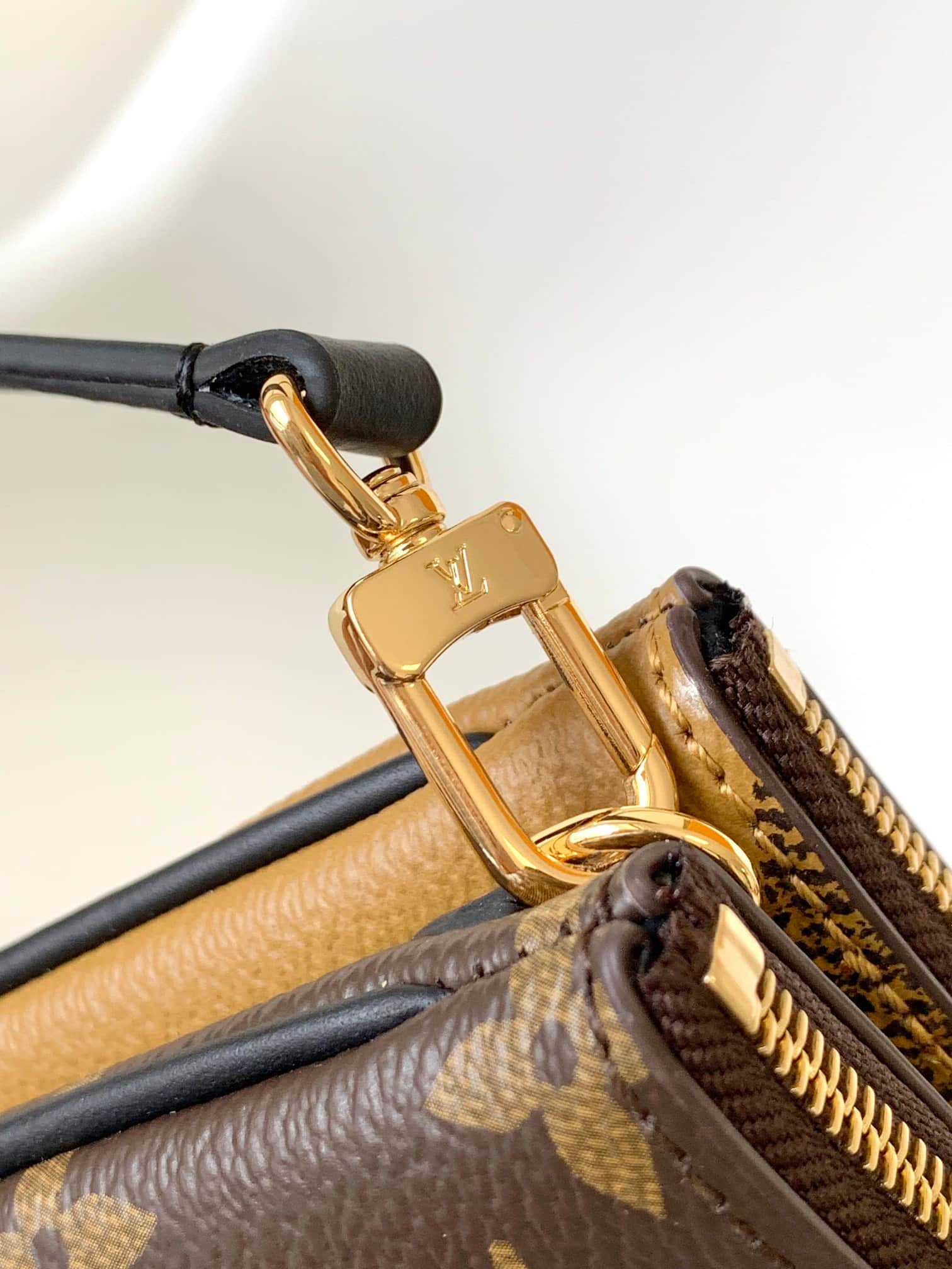 Louis Vuitton Double Zip Pochette Monogram Giant Reverse canvas M69203 High