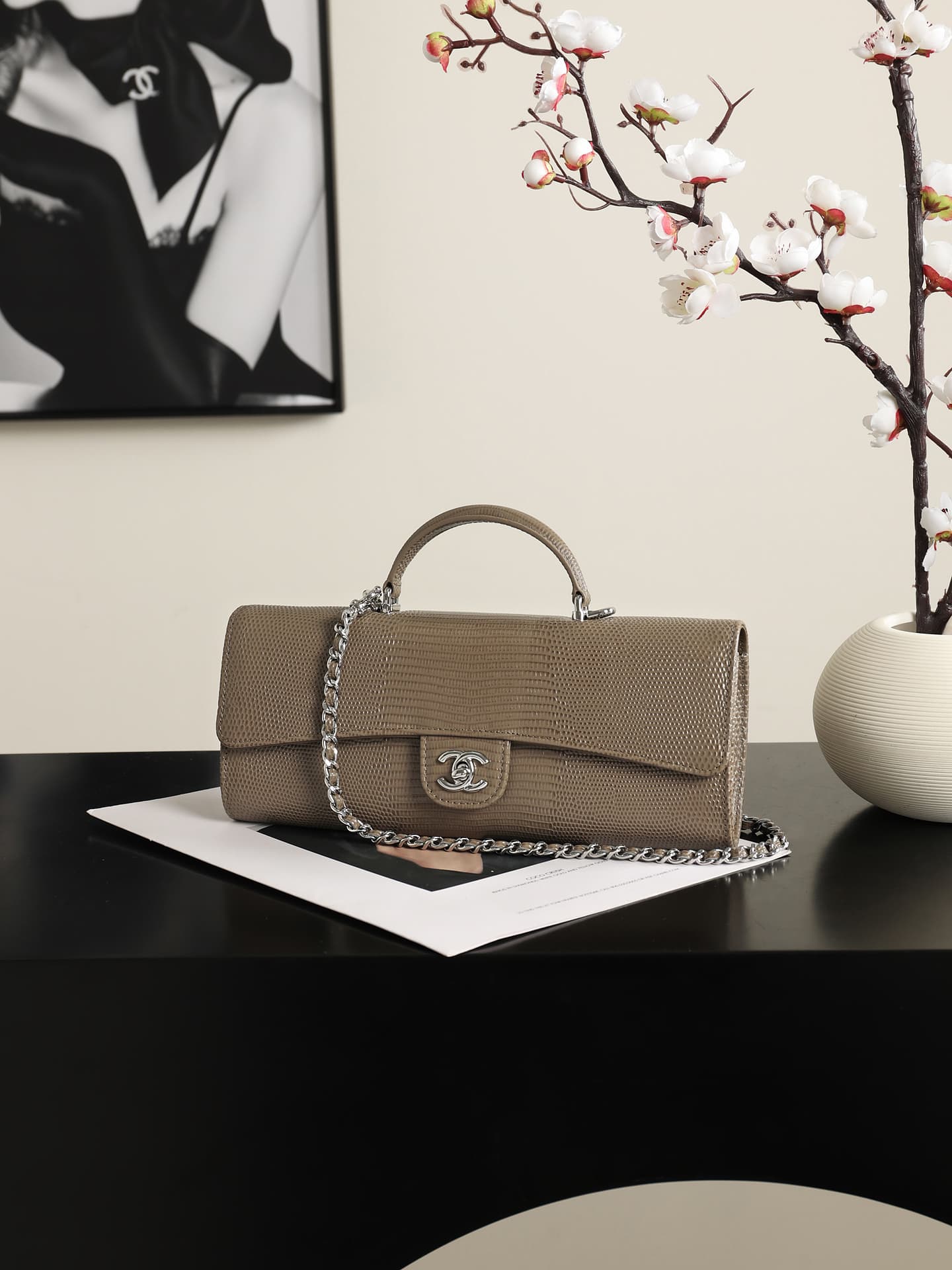 Chanel Clutch with chain Lizard Embossed Calfskin & Silver-Tone Metal Khaki AP5280 A