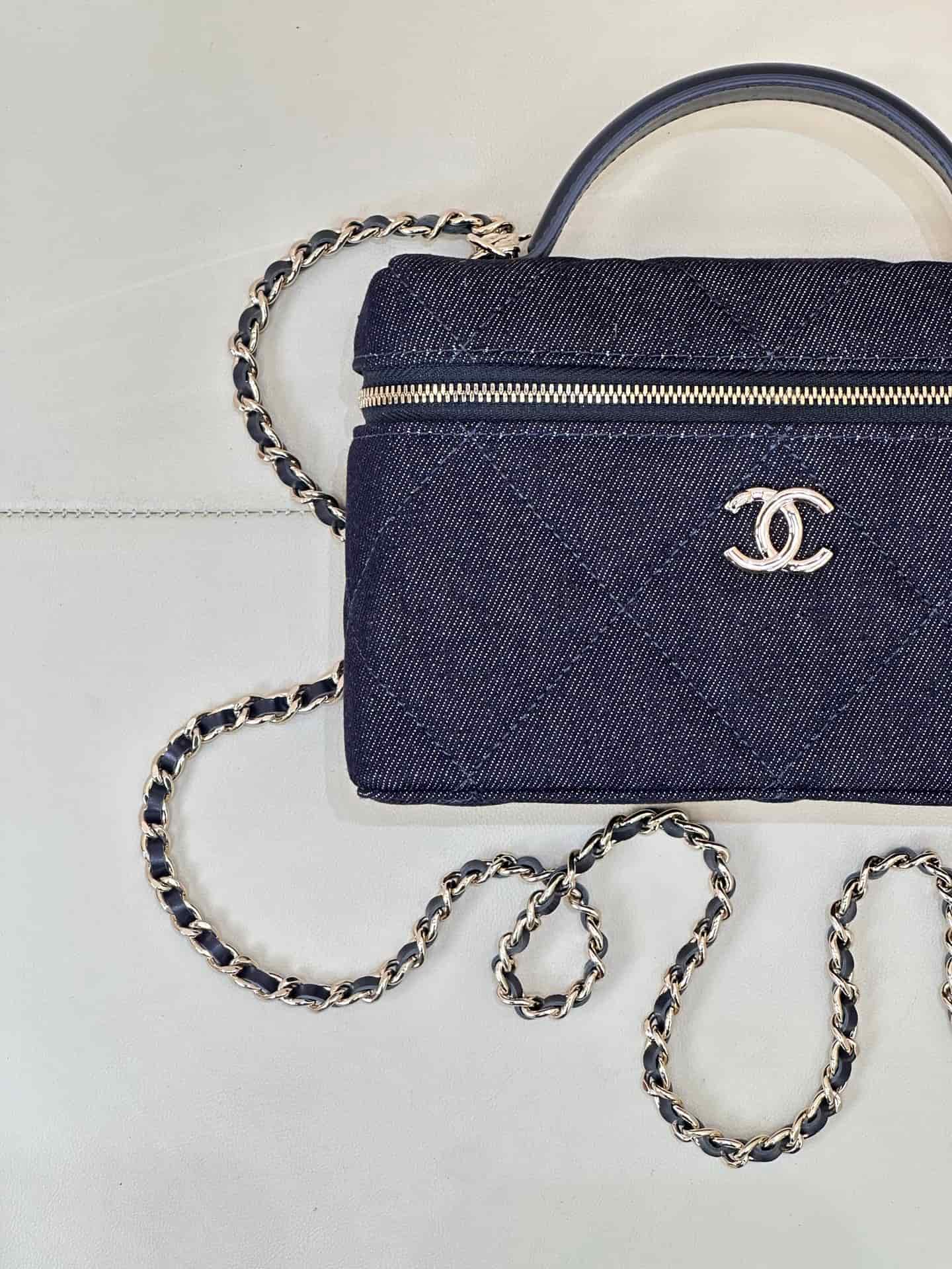 Chanel Vanity with Chain Denim & Gold-Tone Metal Dark Blue  AP4936 TOP