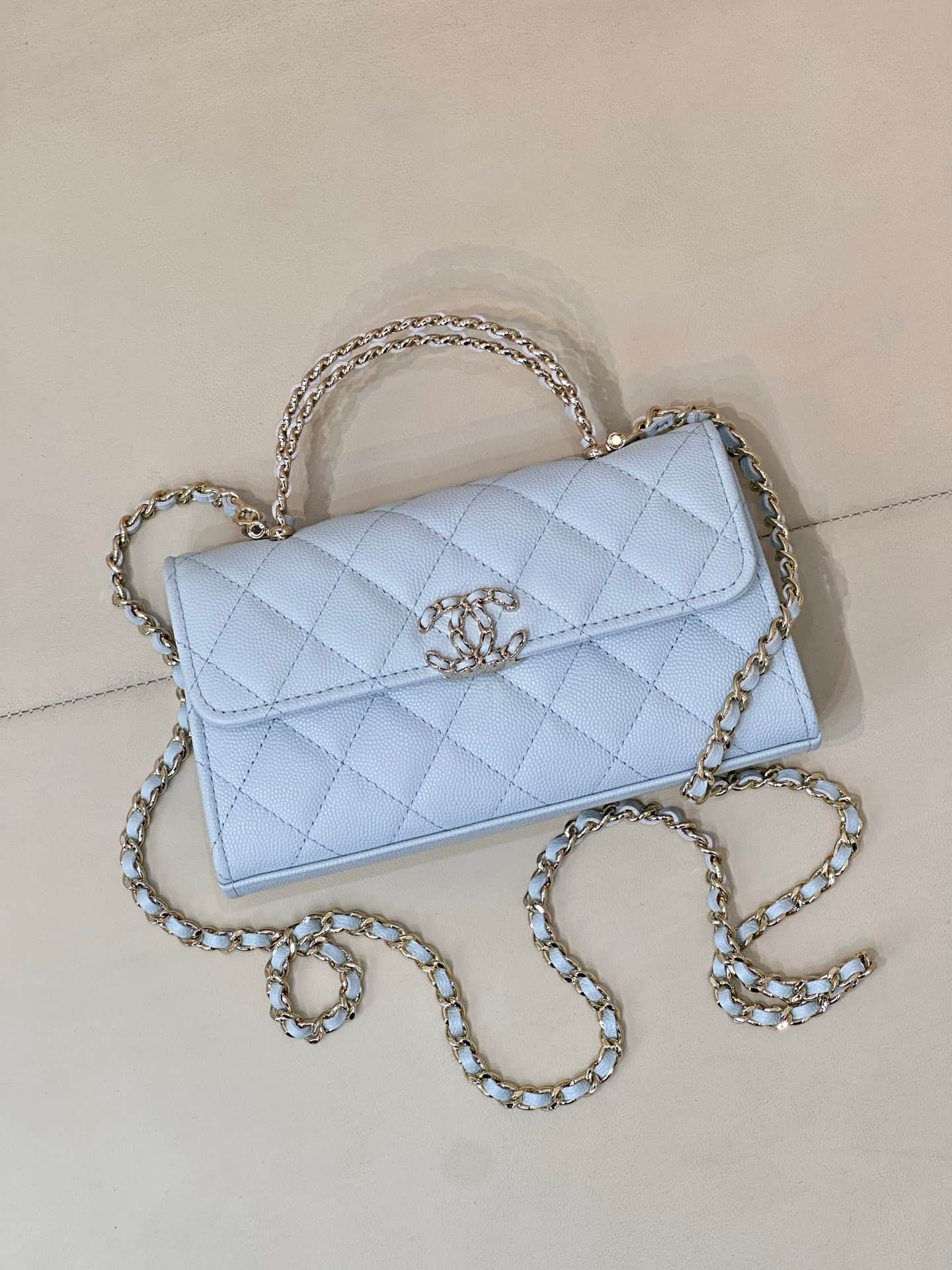 Chanel Clutch with chain Grained Calfskin&Gold-Tone Metal Blue AP3238 TOP