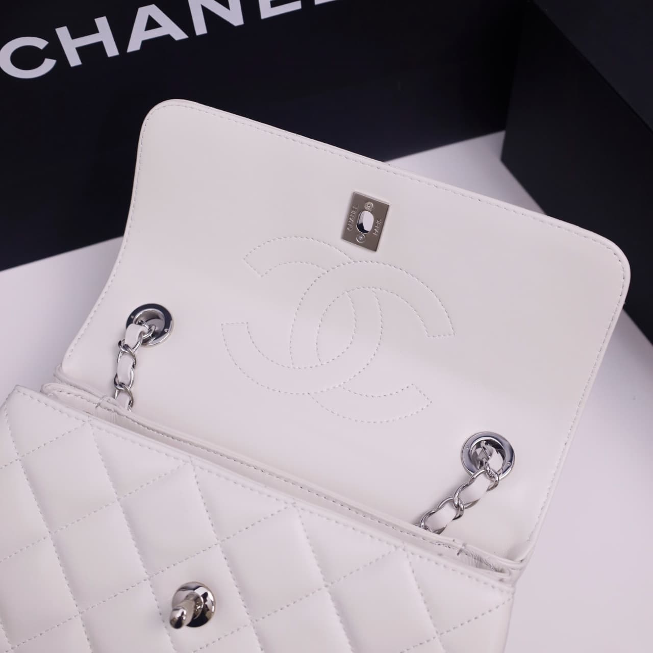 SMALL FLAP BAG WITH TOP HANDLE Lambskin Silver Metal White A