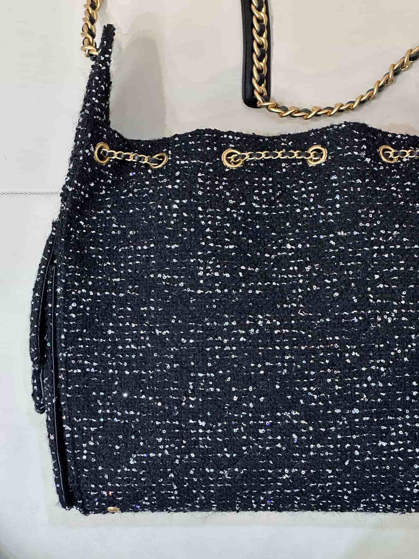 Chanel 25 Medium Hobo handbag AS5311 Wool Tweed & Gold-Tone Metal Black & White TOP