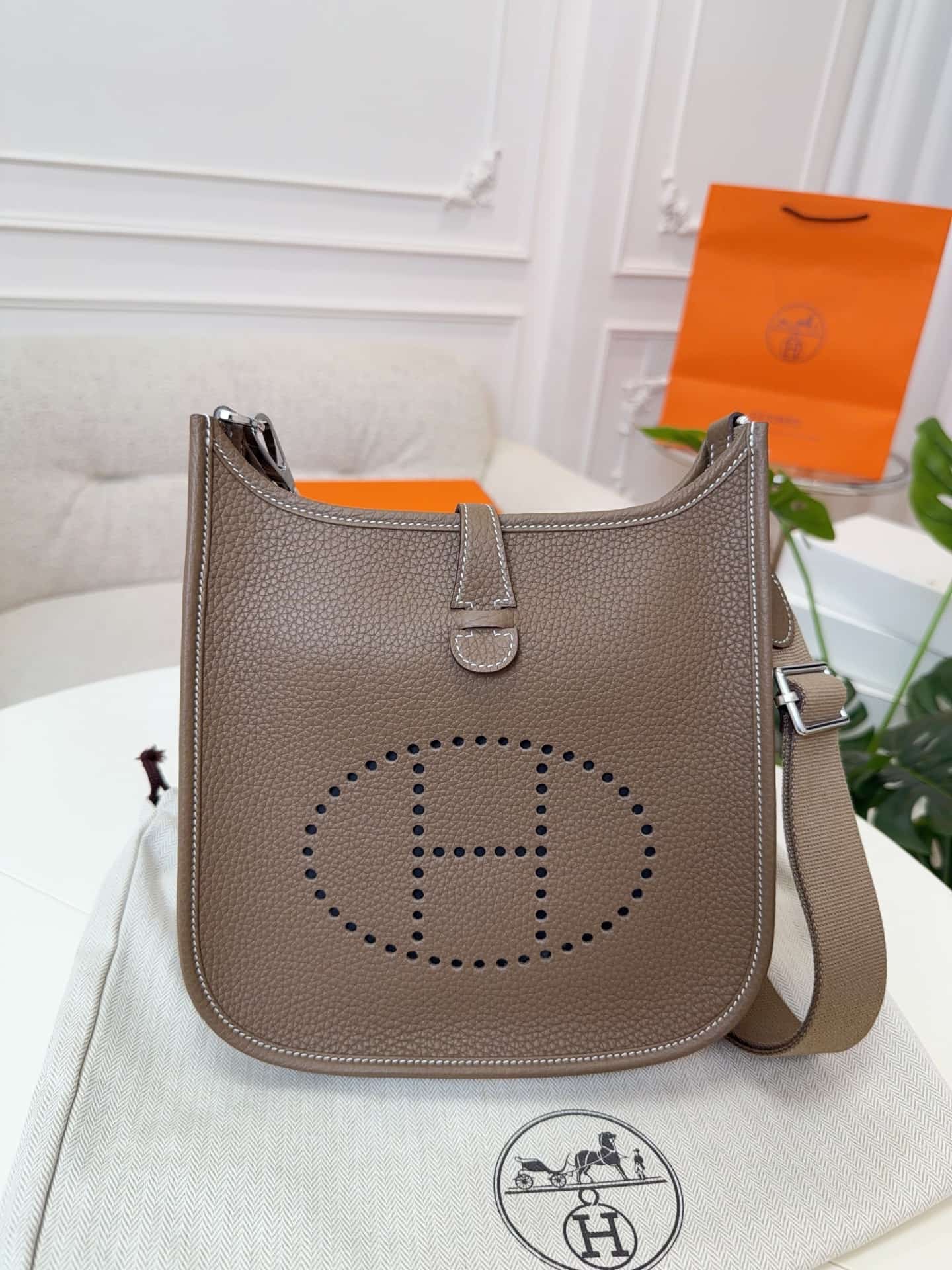Hermes Evelyne Mini 23 Bag Calfskin In Etoupe WAX High