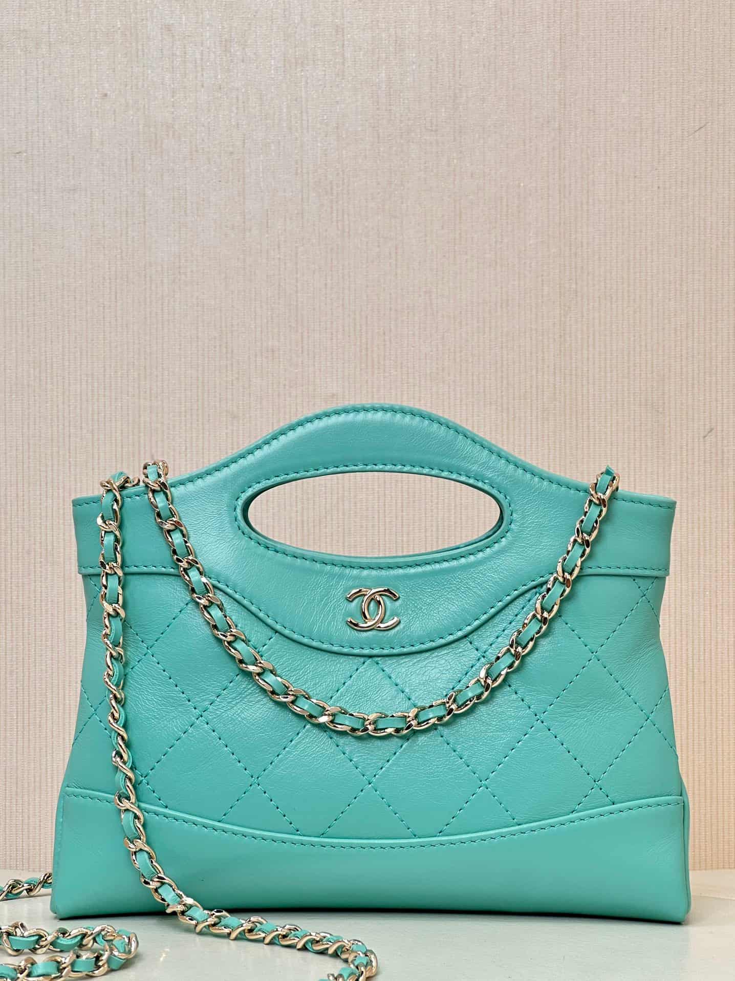 Chanel Clutch with chain Lambskin & Gold-Tone Metal AP3656 Green TOP