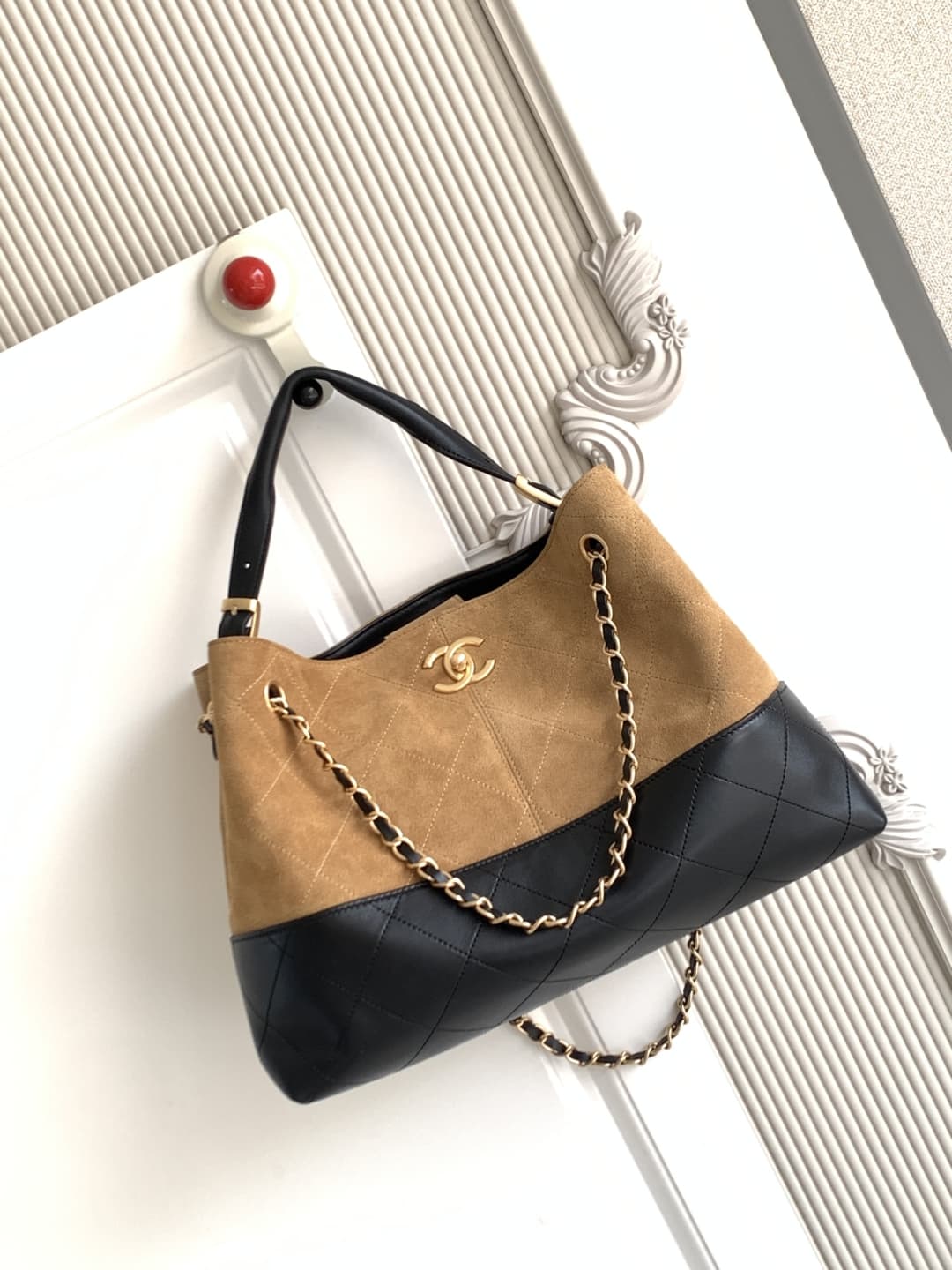 Small Shopping Bag Suede Calfskin, Shiny Lambskin & Gold-Tone Metal AS5634 A