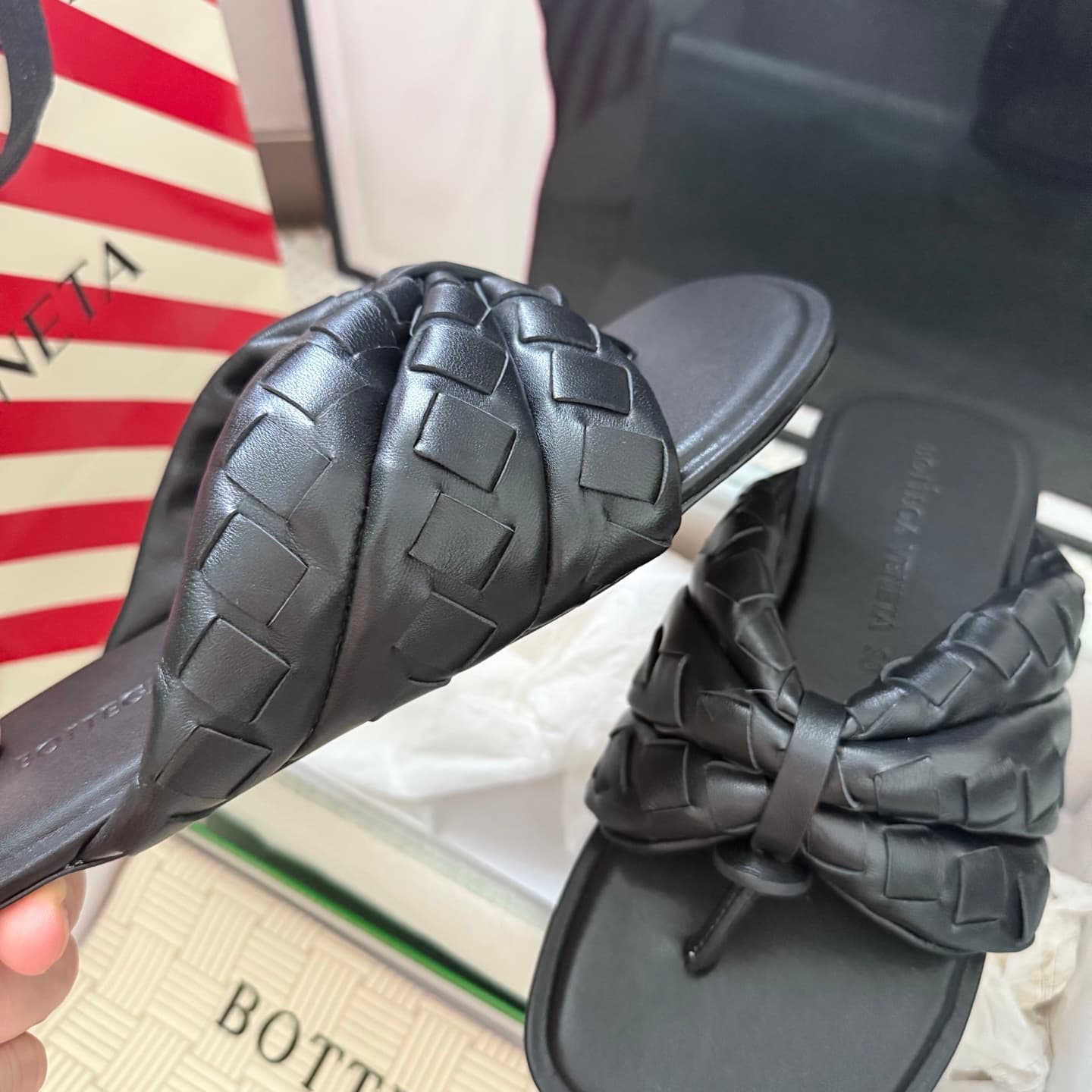 Bottega Veneta Salsa Flat Thong Sandals Women Men