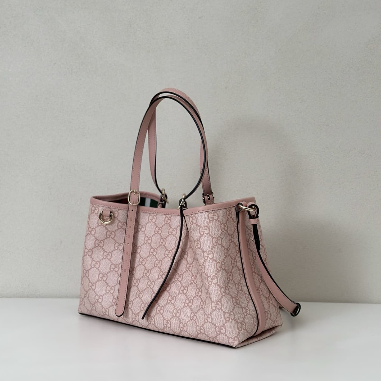 Gucci GG Emblem medium tote bag 815214 High