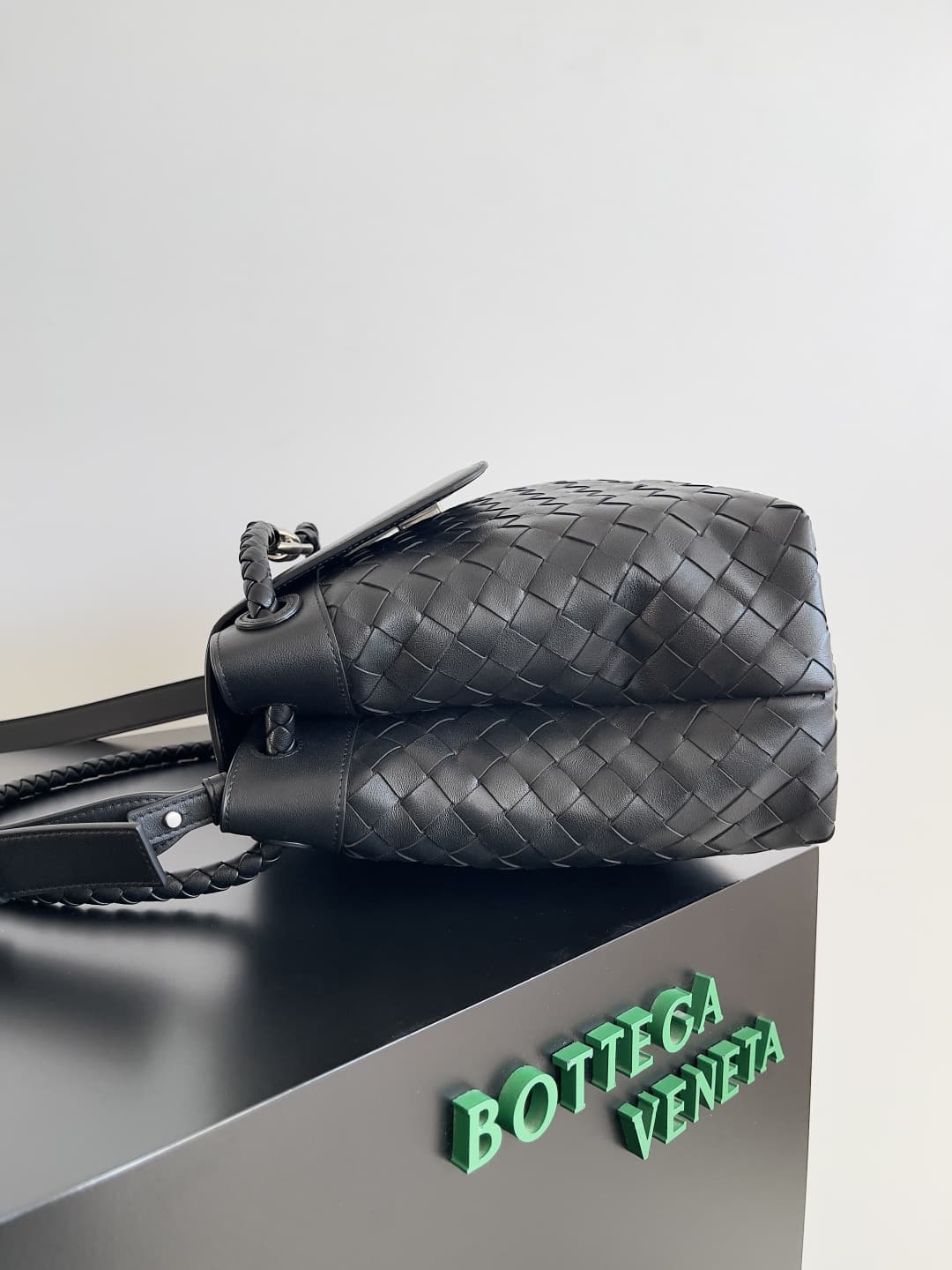 BV Andiamo Messenger Top